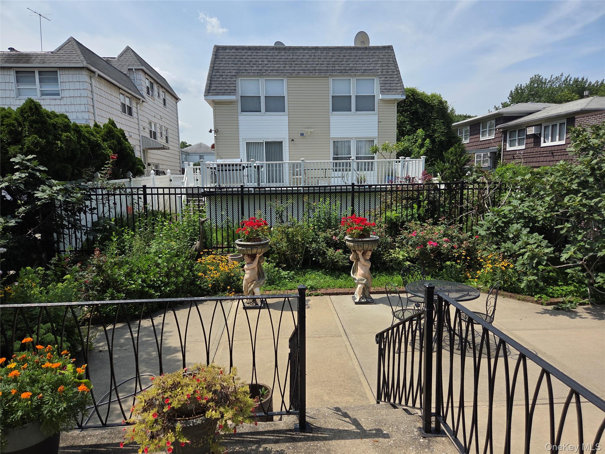 1516 215th Street Property Photo 1