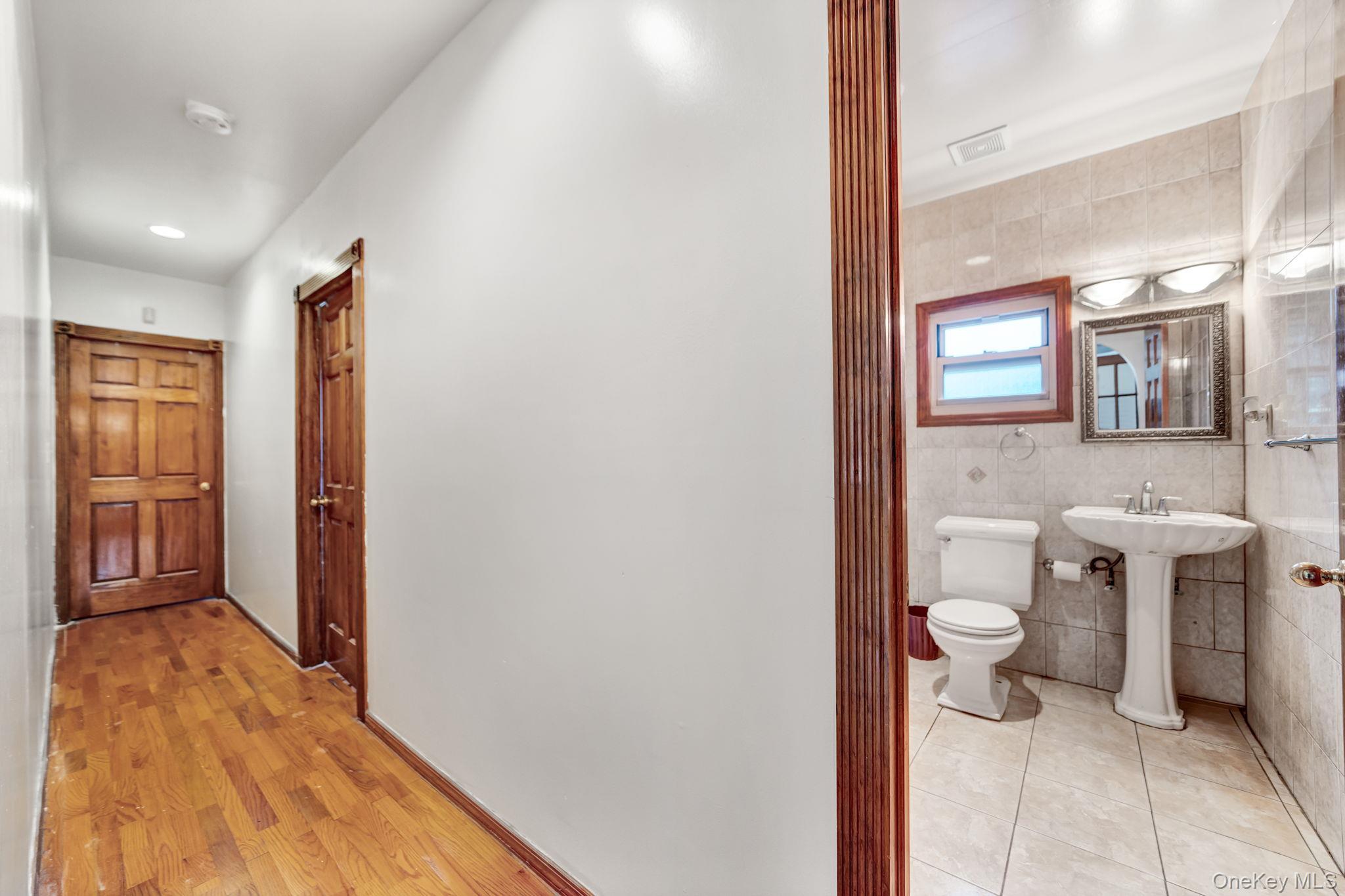 19014 Haywood Road Property Photo 23