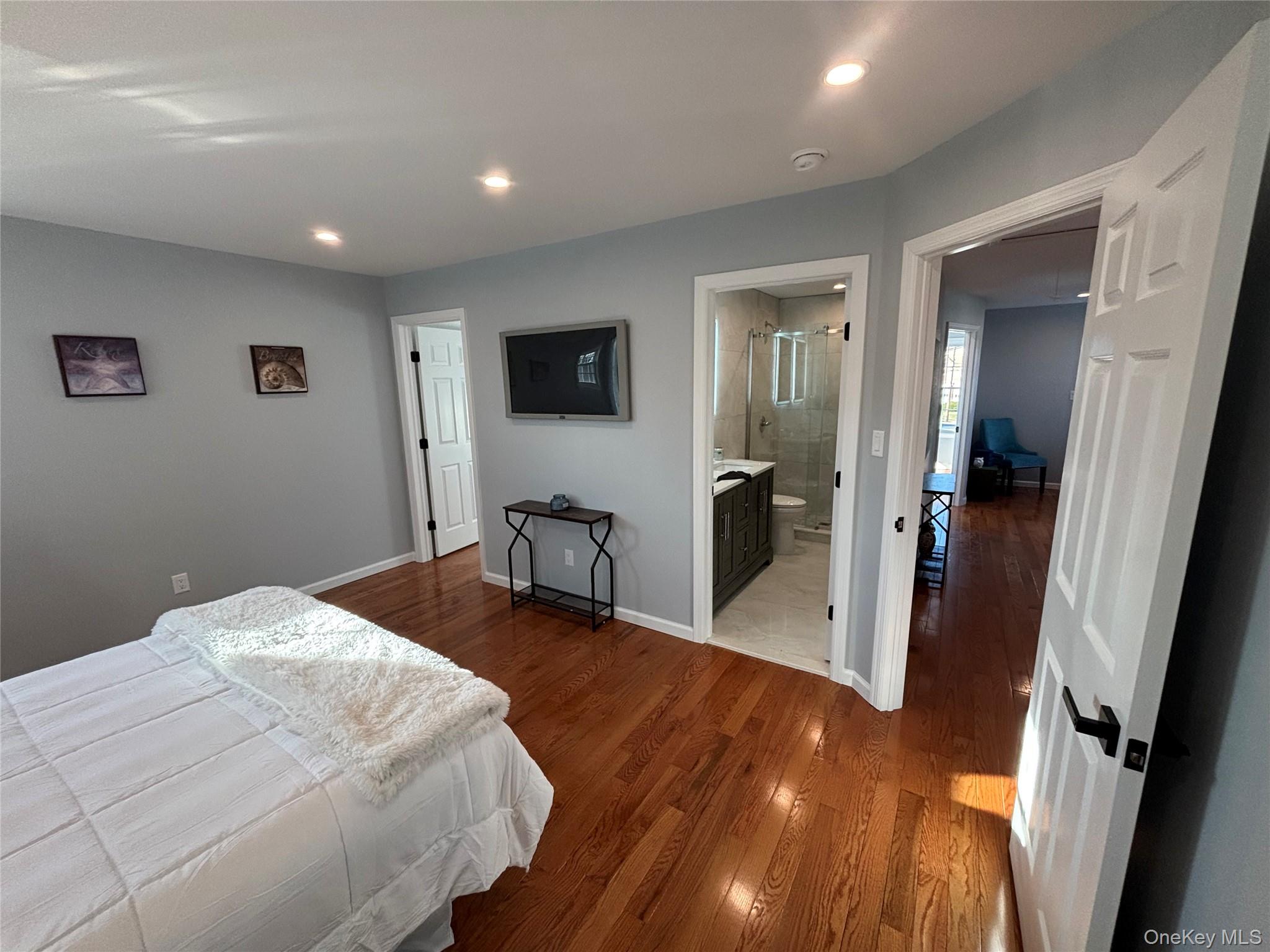 403 S Bayview Avenue Property Photo 7