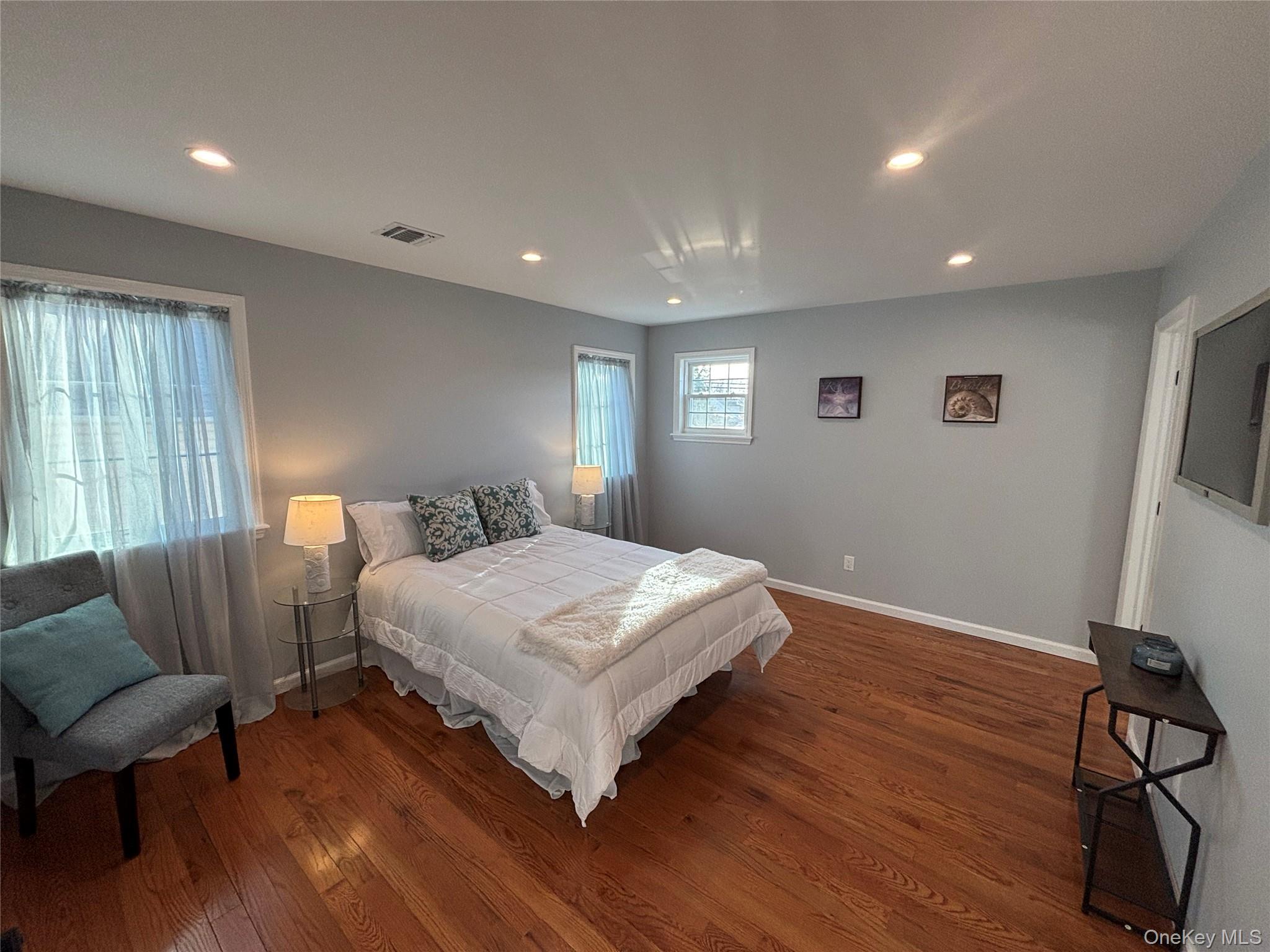 403 S Bayview Avenue Property Photo 9