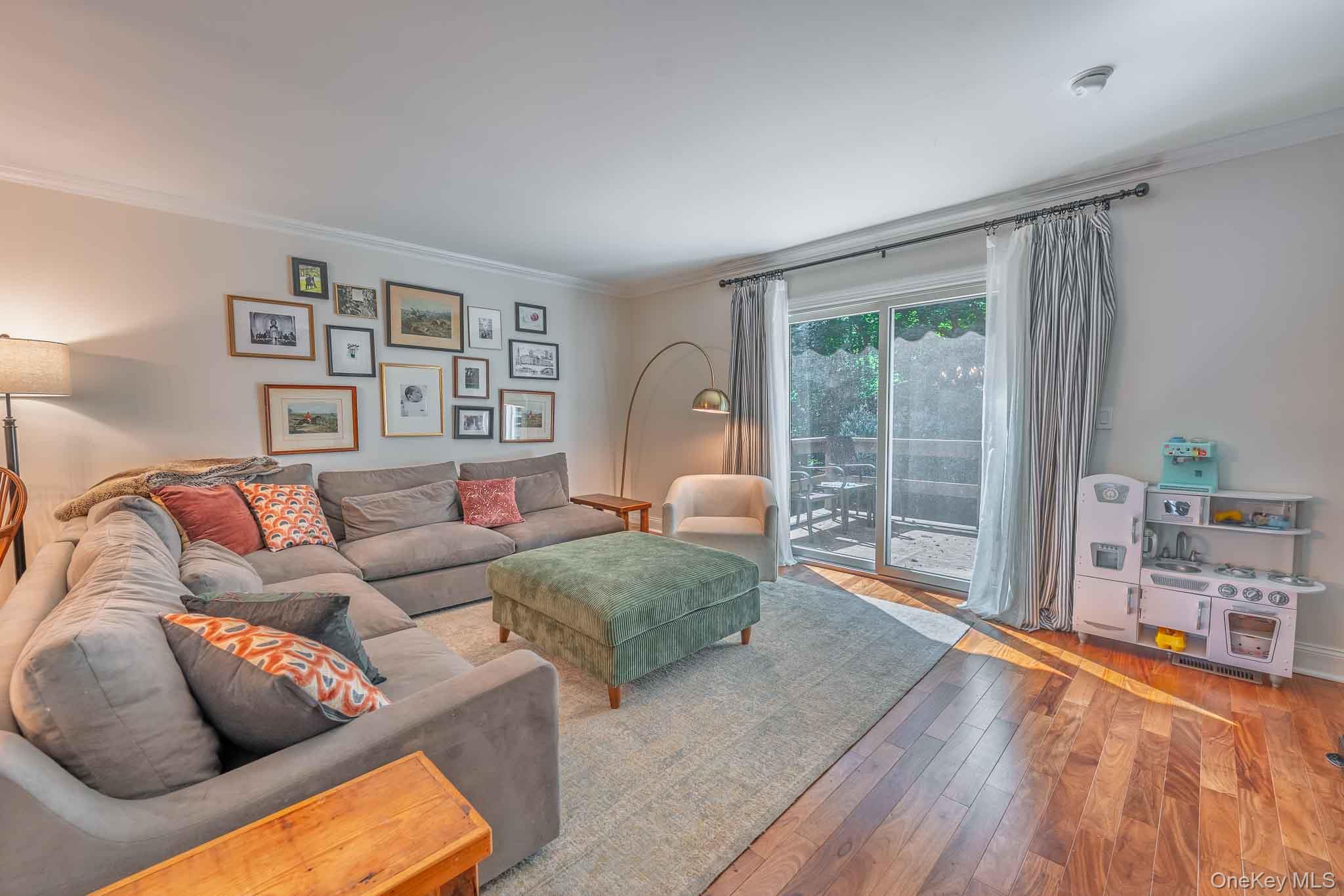 16 Pine Street Property Photo 6