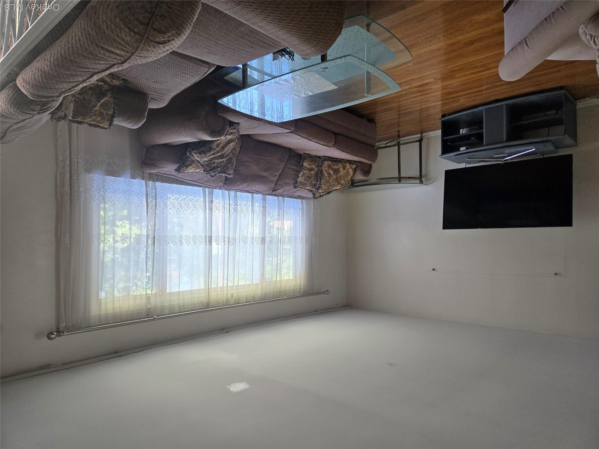 769 Iris Place Property Photo 2