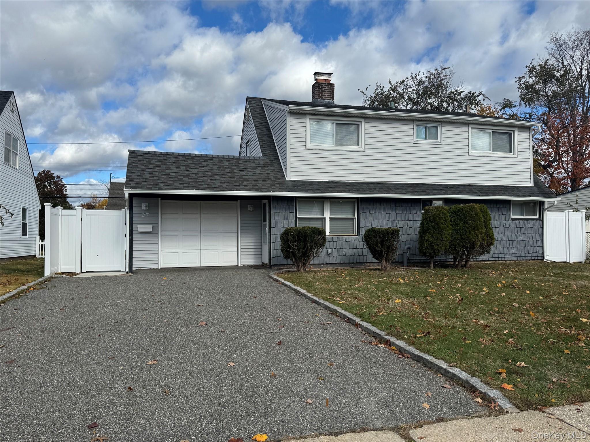 1041570 Property Photo 1