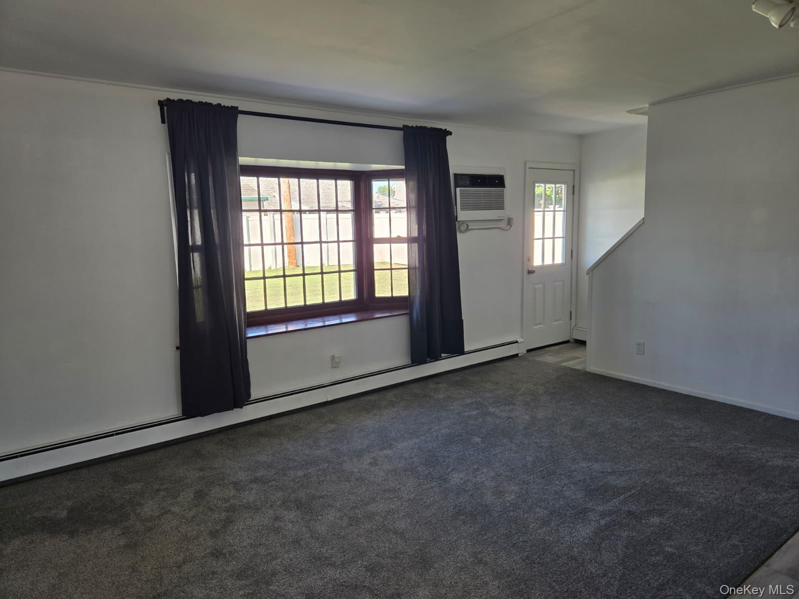 1041570 Property Photo 4