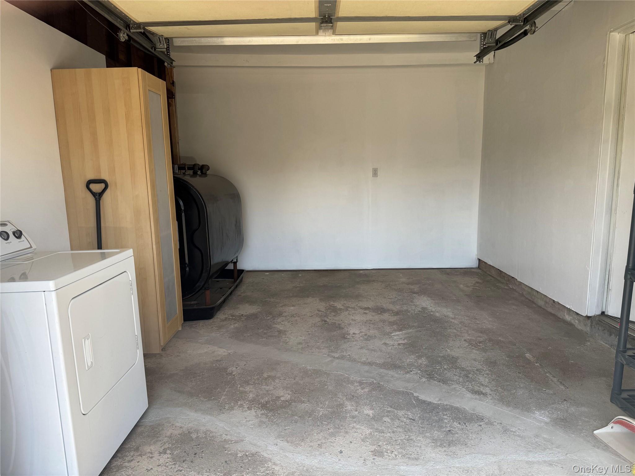 1041570 Property Photo 10