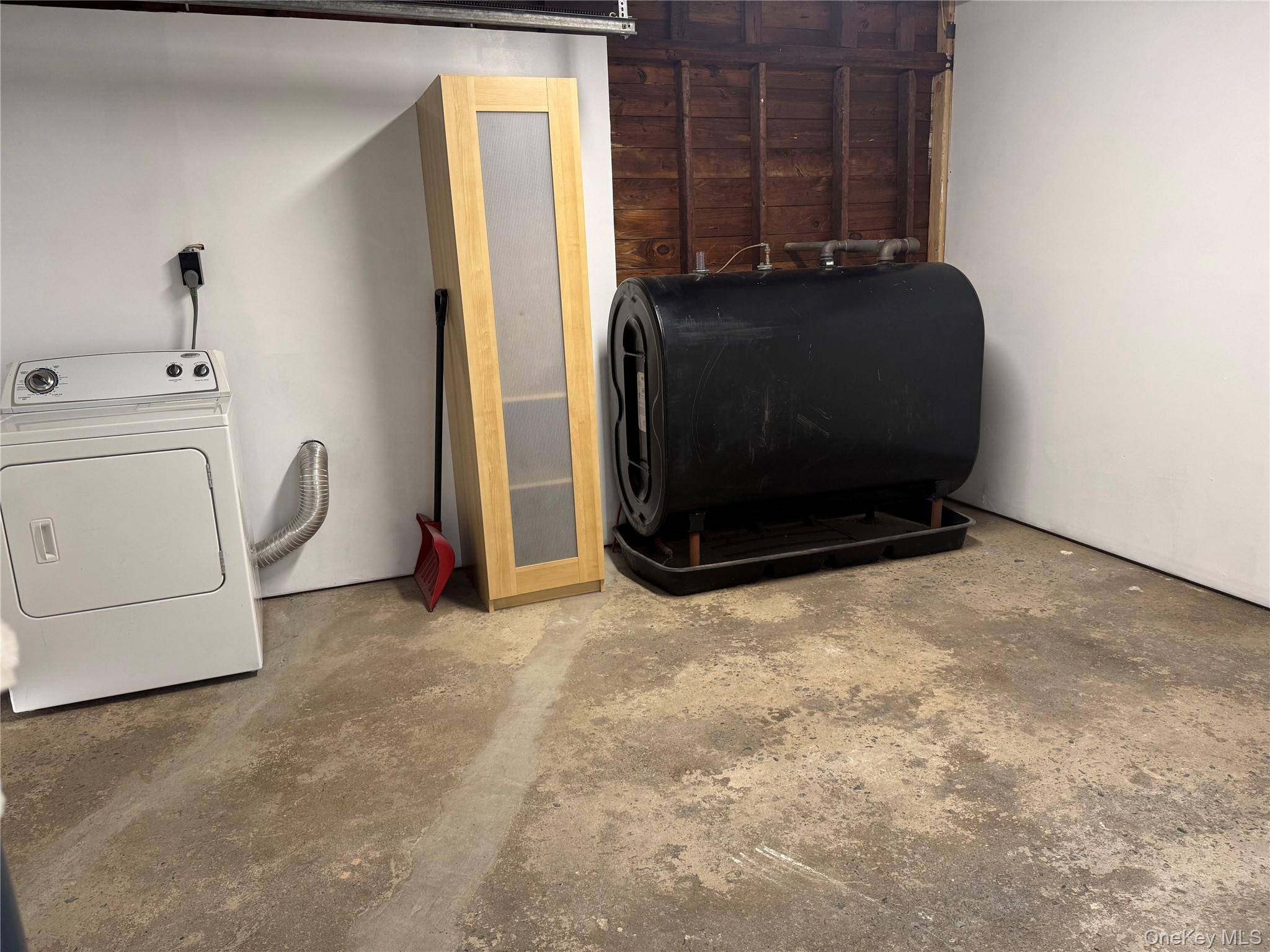 1041570 Property Photo 11