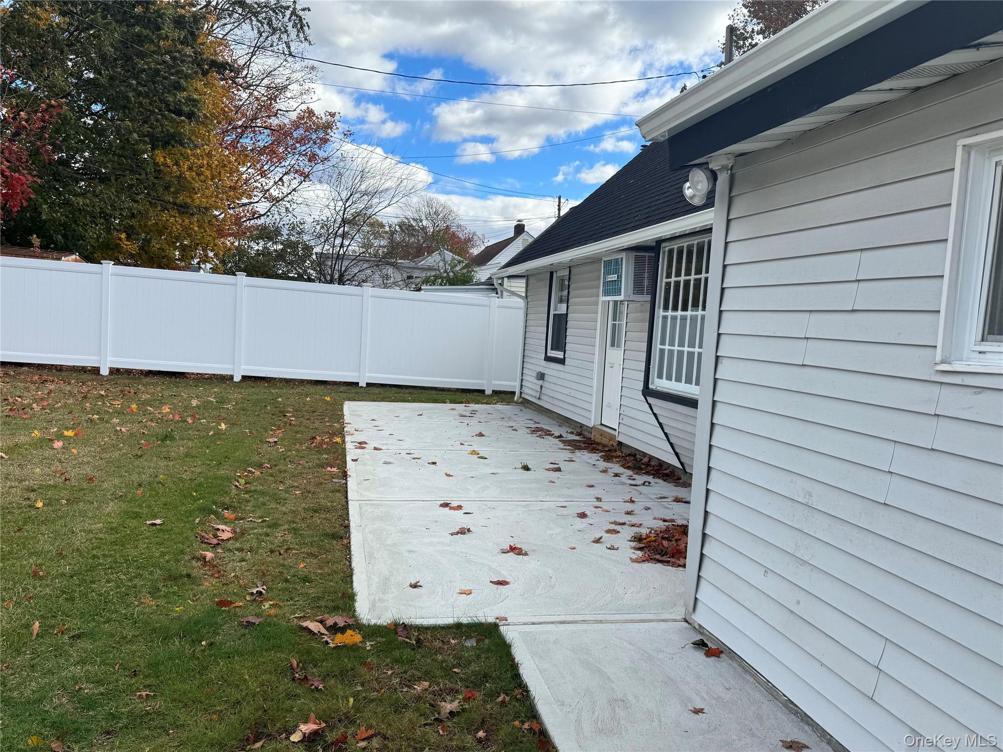 1041570 Property Photo 15