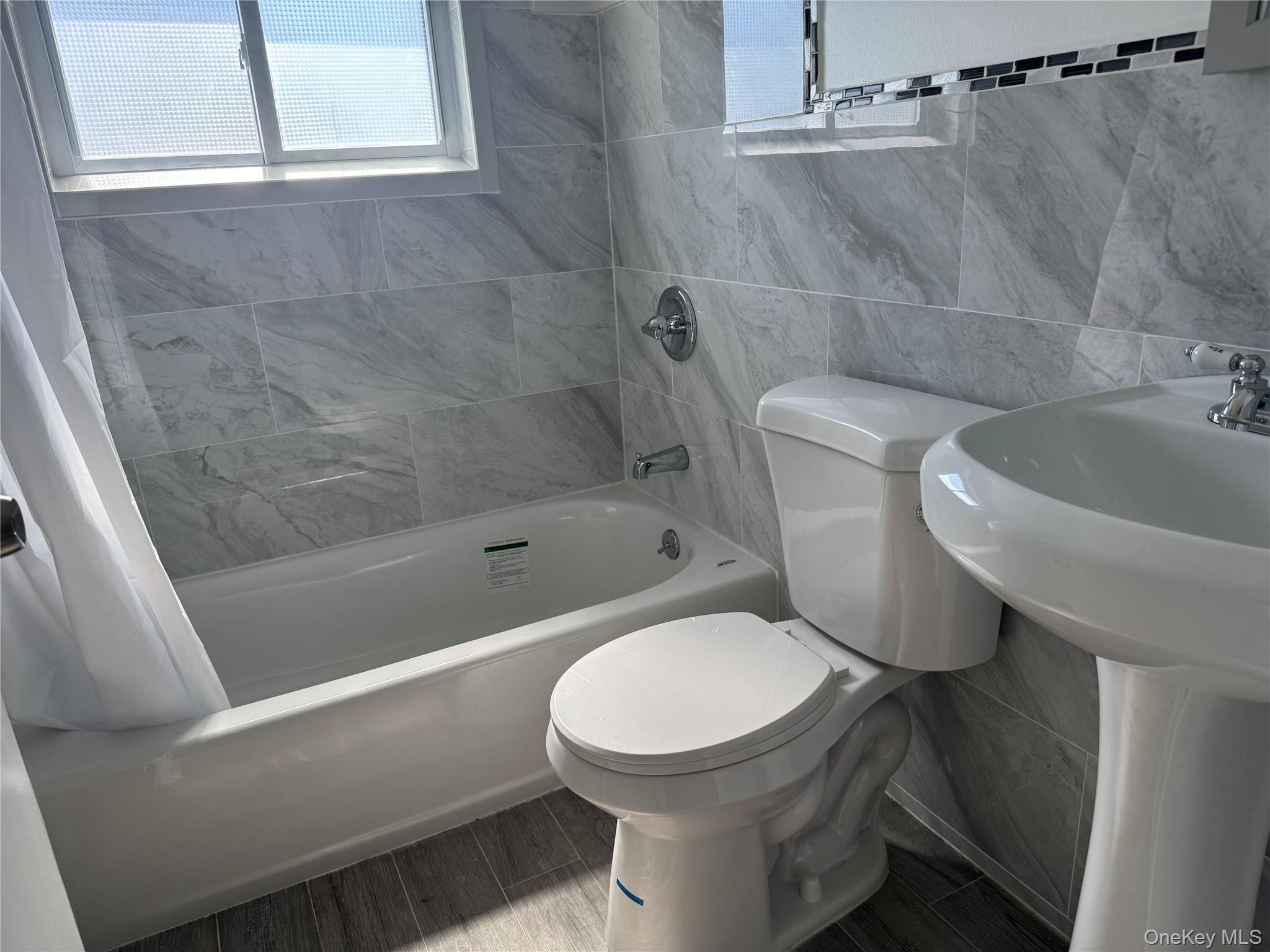 1041570 Property Photo 22
