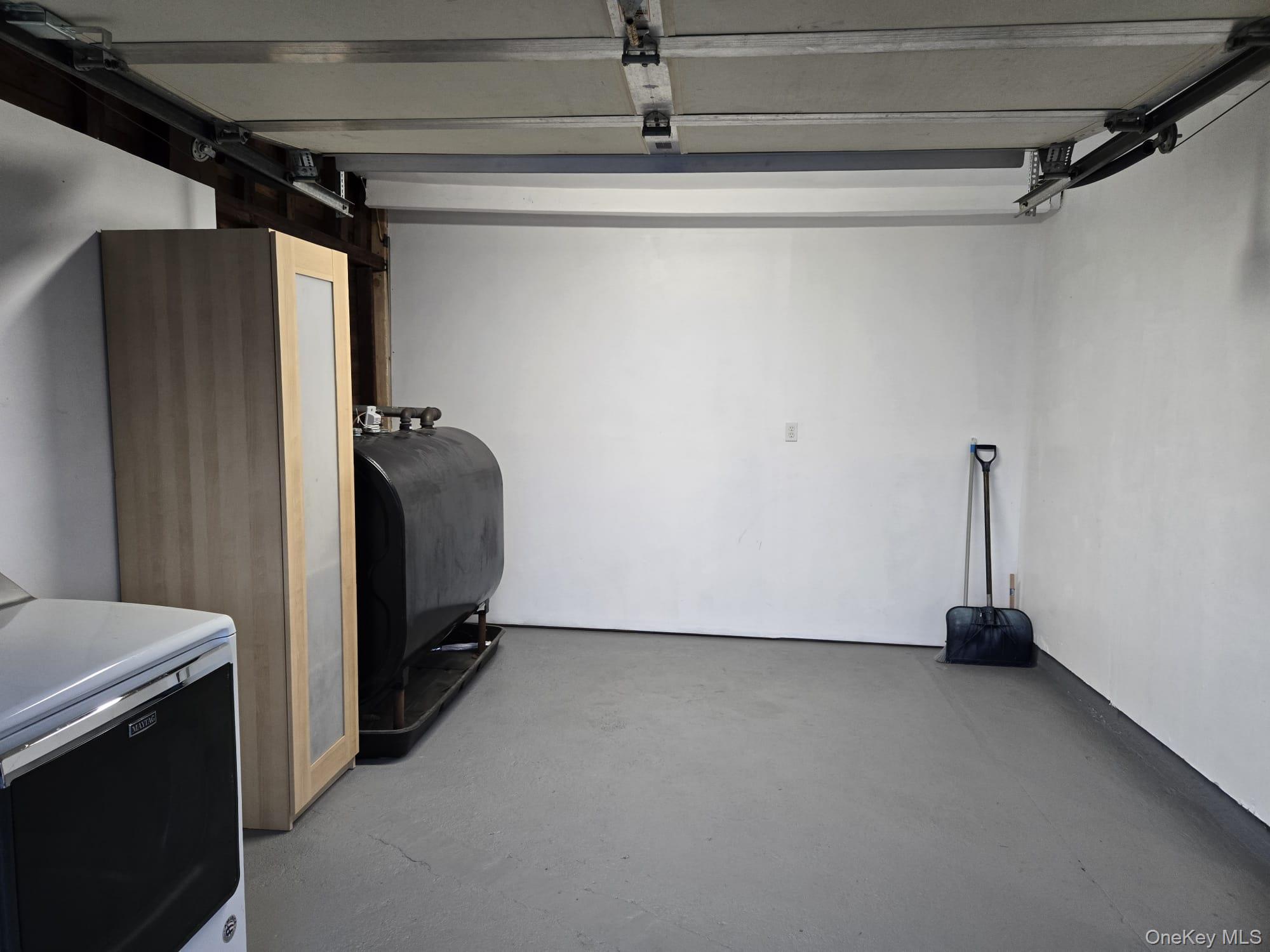 1041570 Property Photo 23