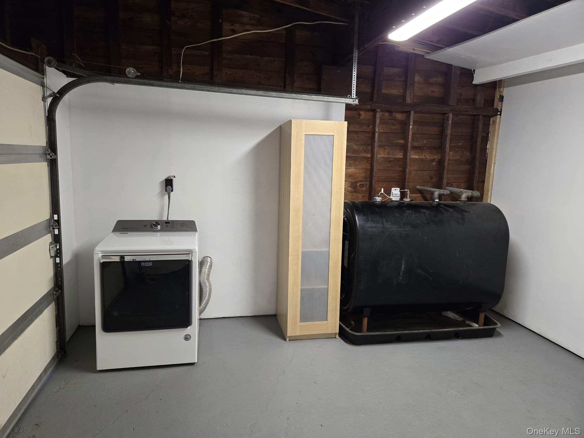 1041570 Property Photo 24