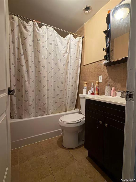 101-18 39th Avenue Property Photo 12