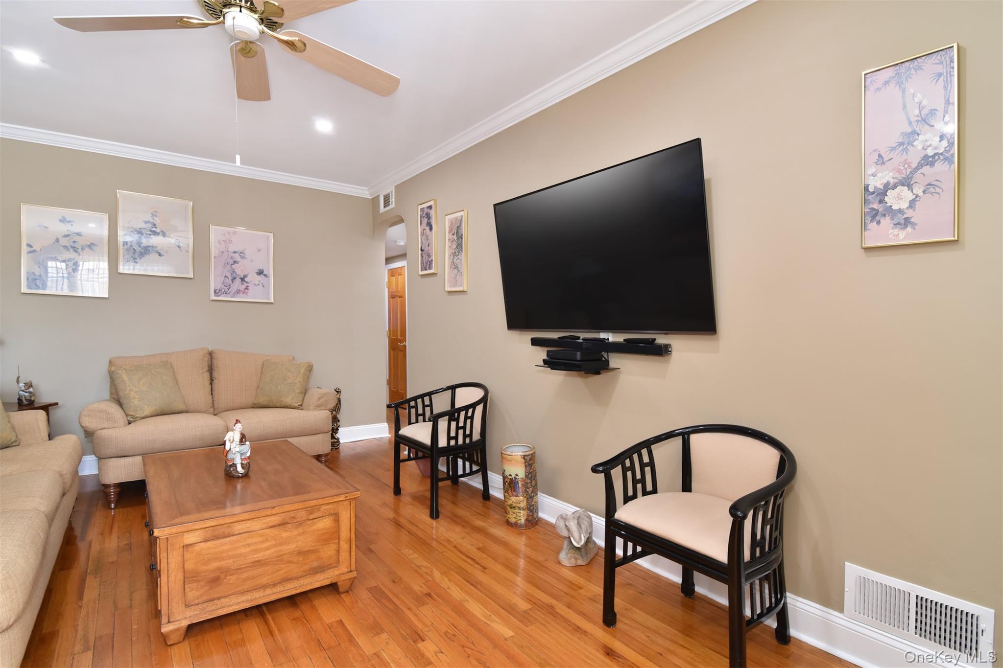2533 Tenbroeck Avenue Property Photo 7