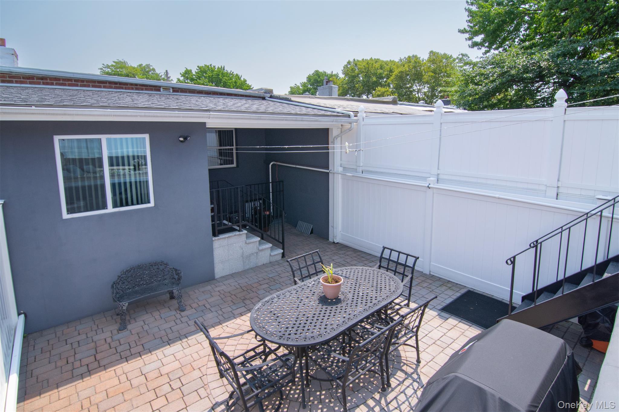 2533 Tenbroeck Avenue Property Photo 27
