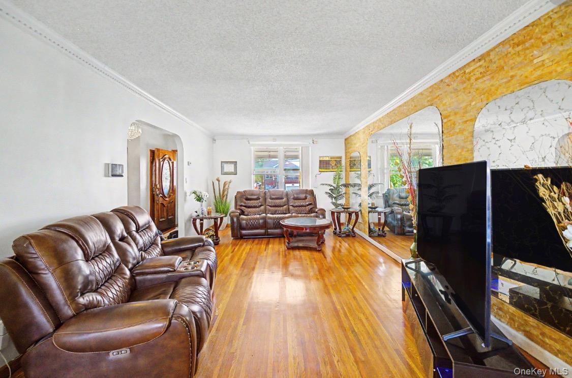 4315 Avenue J Avenue Property Photo 3