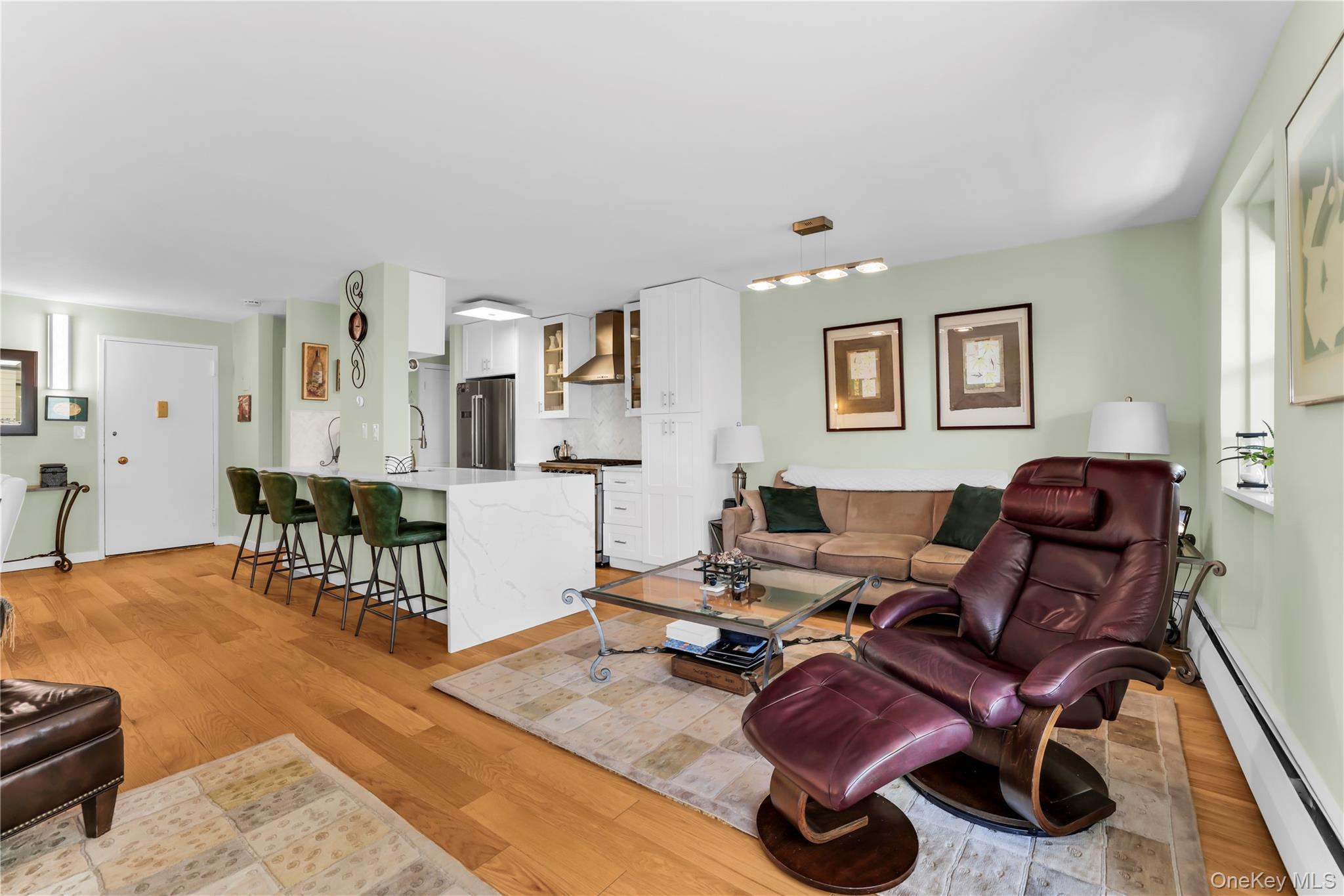 1085 Warburton 210 Property Photo 1