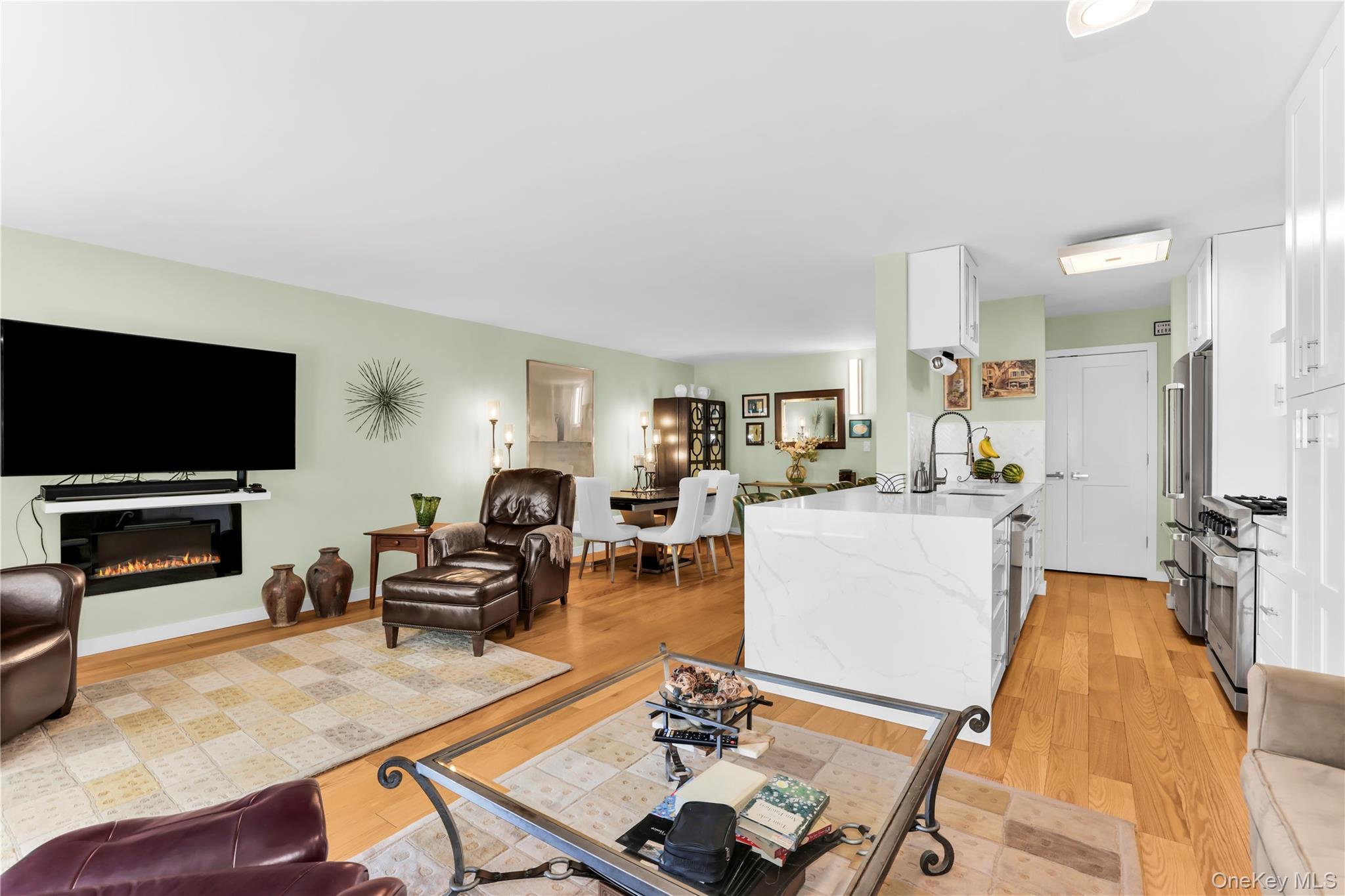 1085 Warburton 210 Property Photo 21