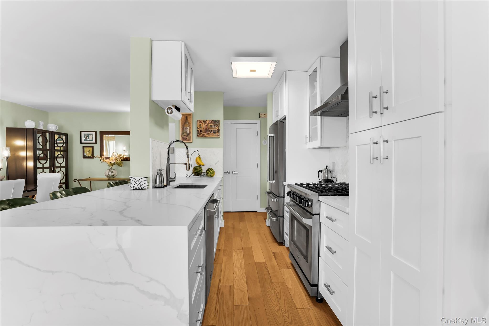 1085 Warburton 210 Property Photo 27