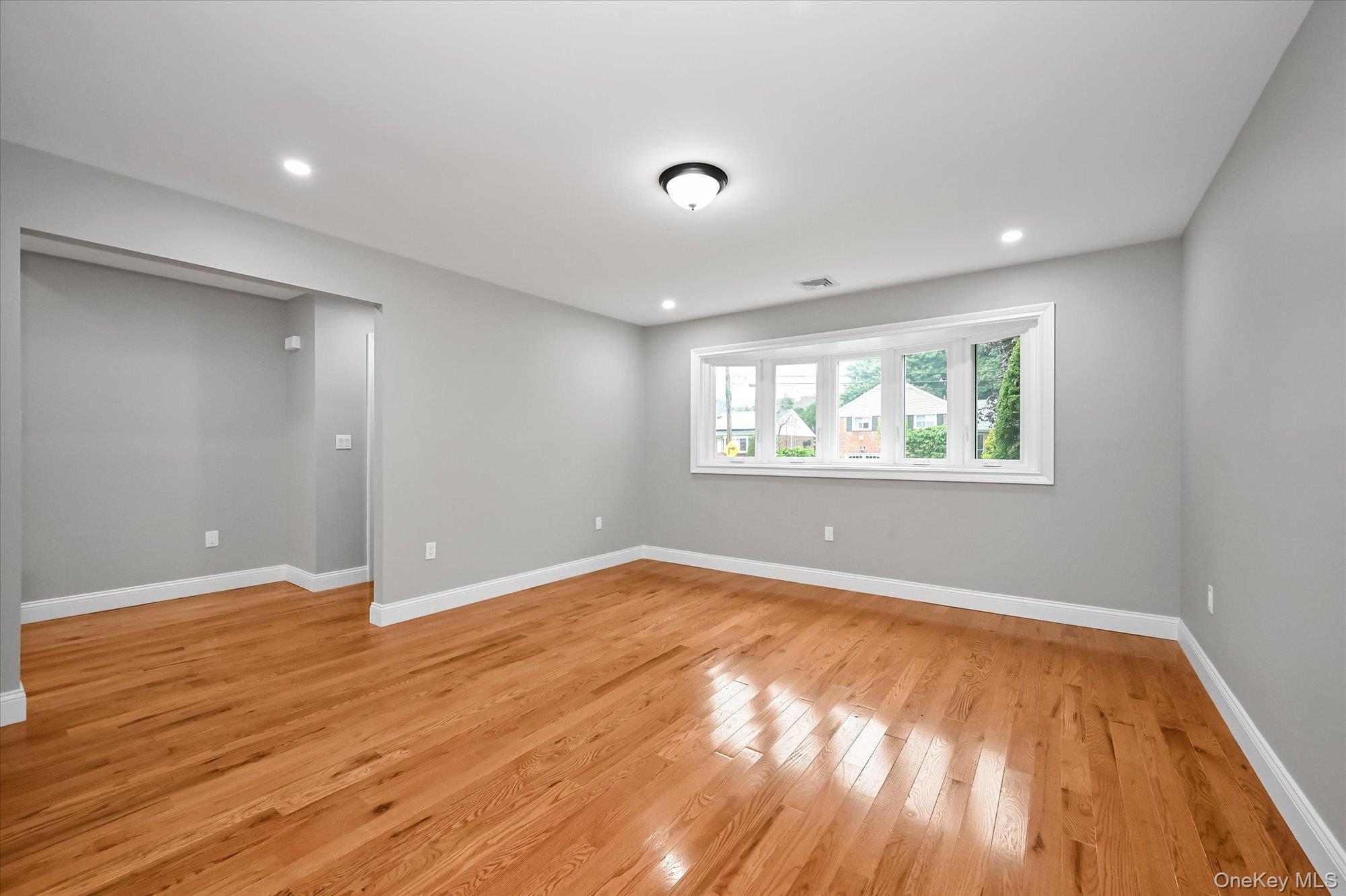 226 Vincent Drive Property Photo 2