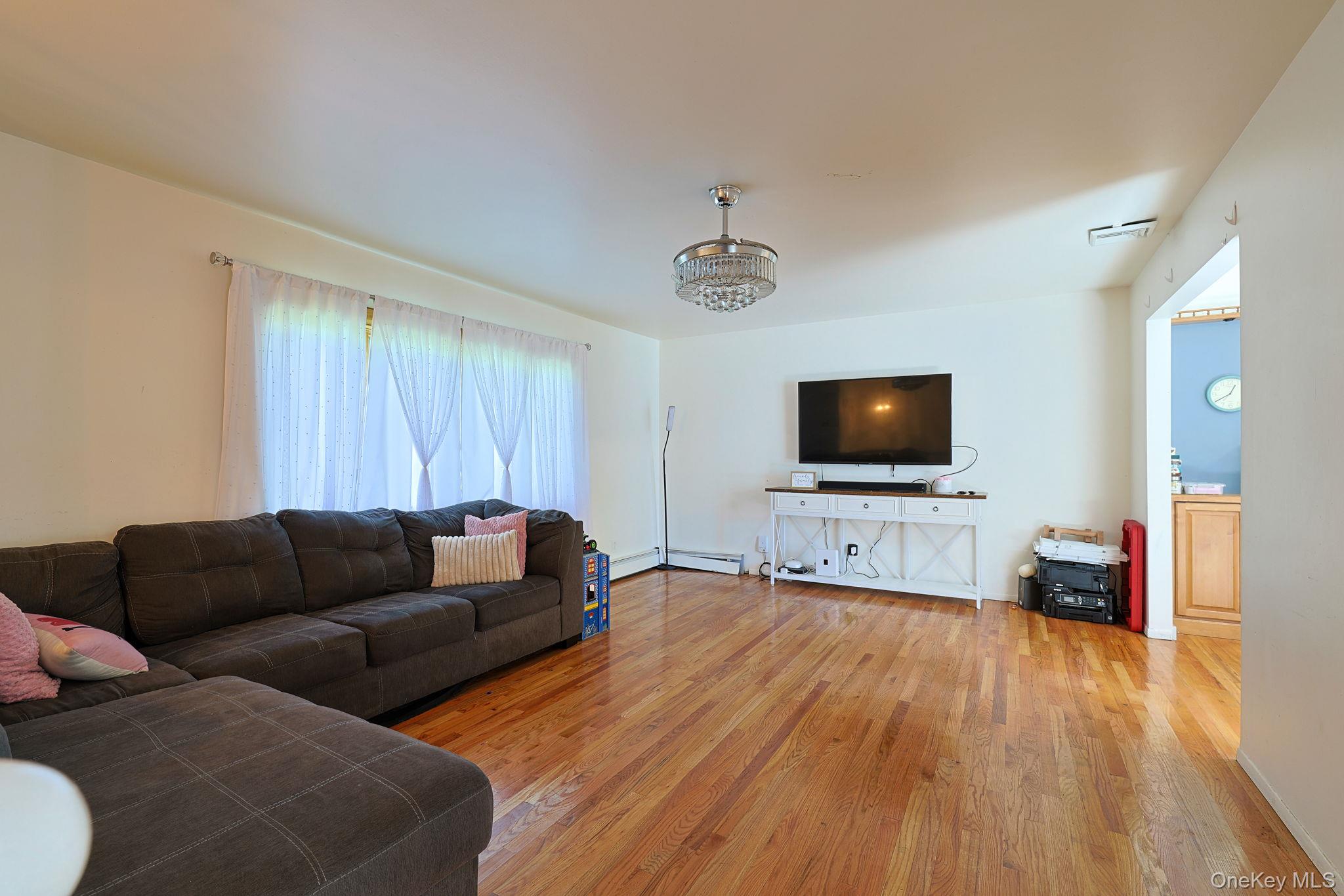 8 Pine Street Property Photo 6