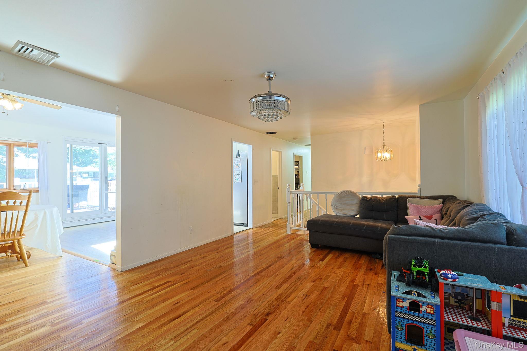 8 Pine Street Property Photo 7