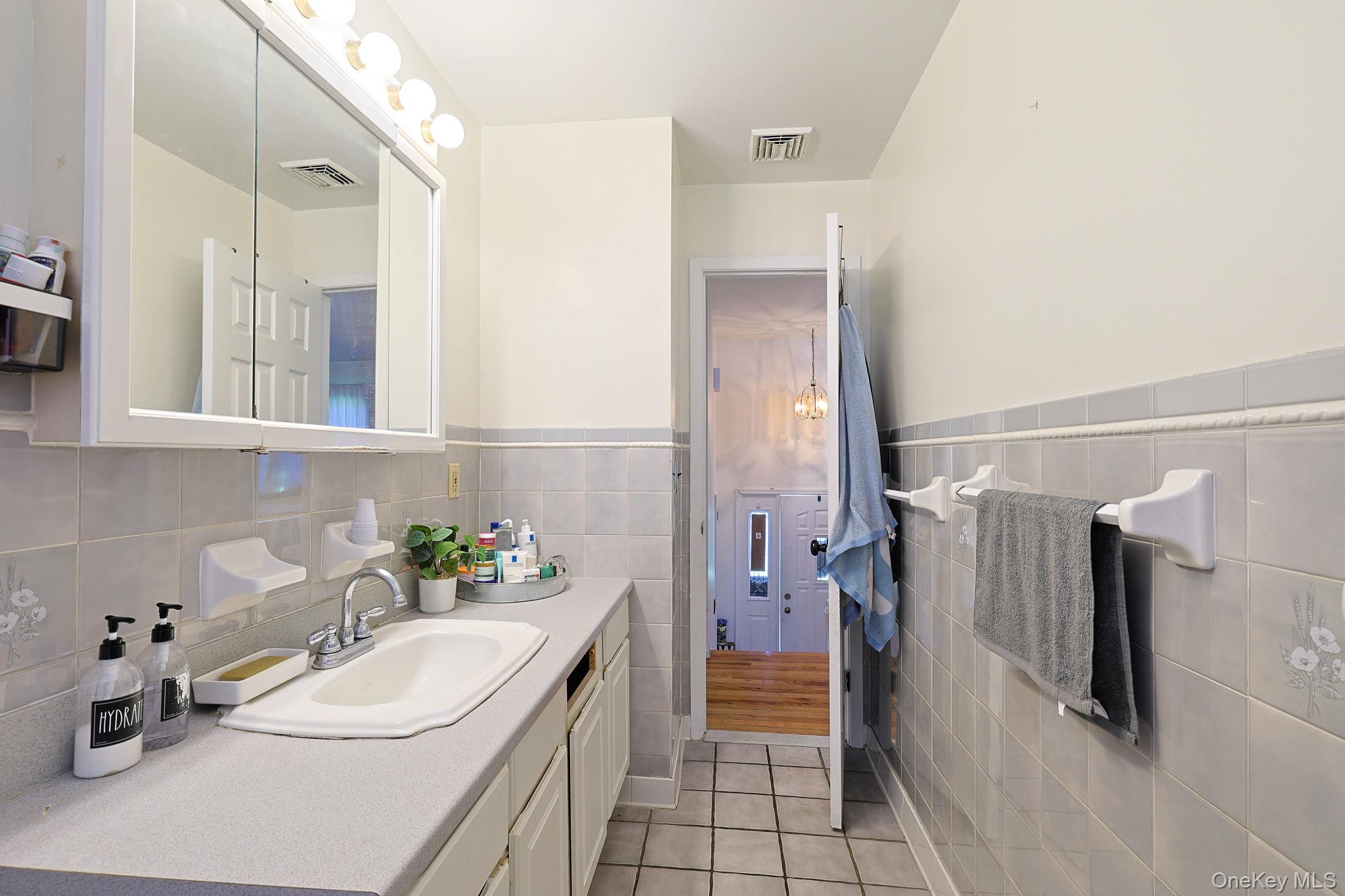 8 Pine Street Property Photo 15