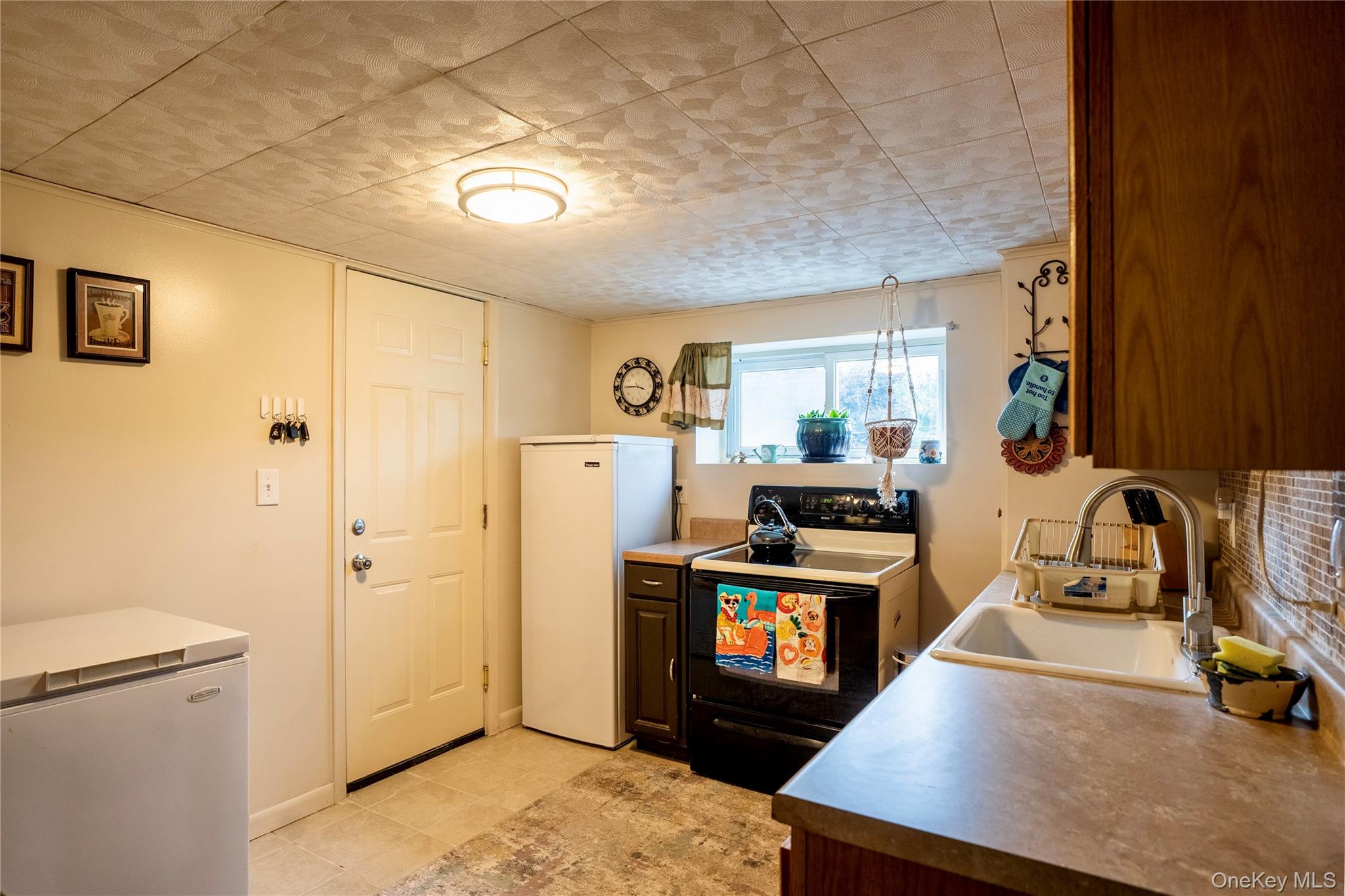 125 Riverview Drive Property Photo 12