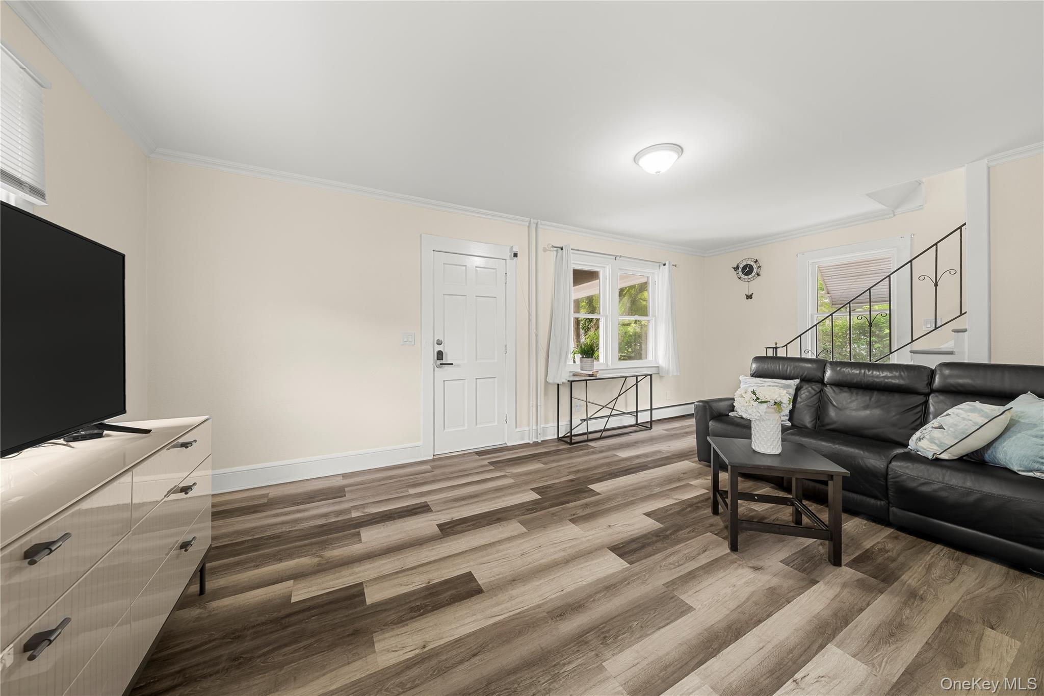 6 Littleworth Lane Property Photo 4