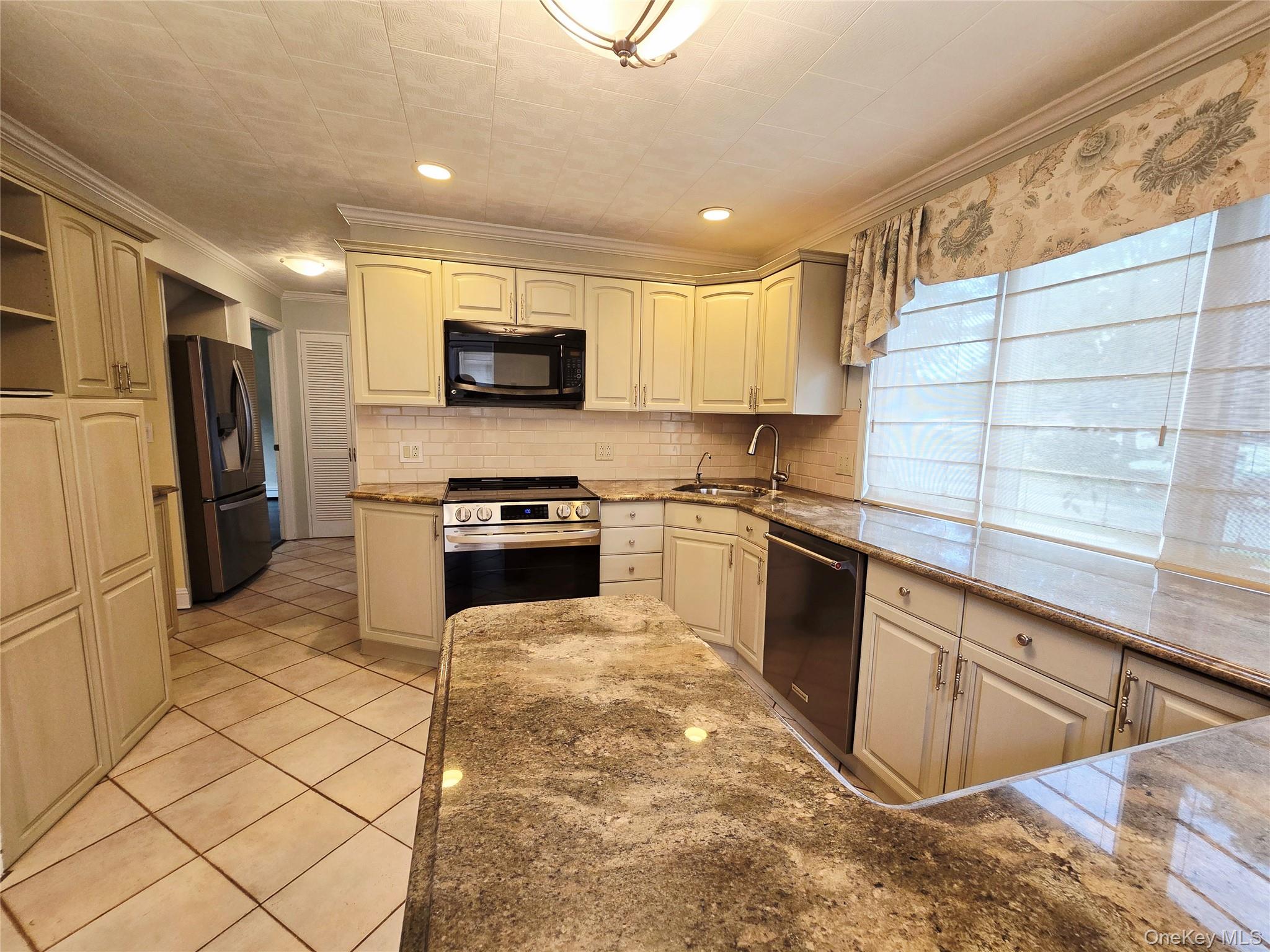 104 Choir Lane Property Photo 4