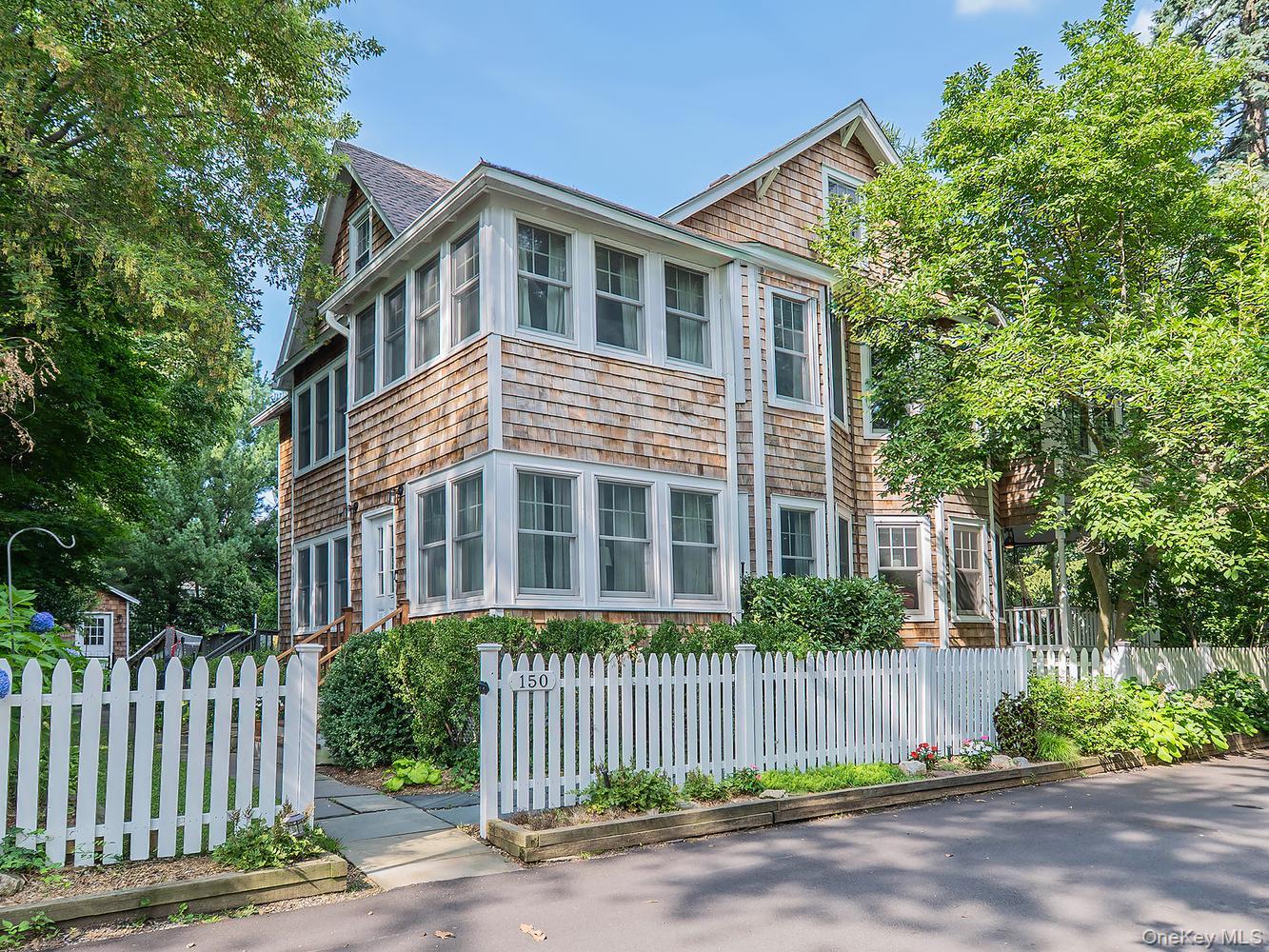 150 Franklin Avenue Property Photo 1