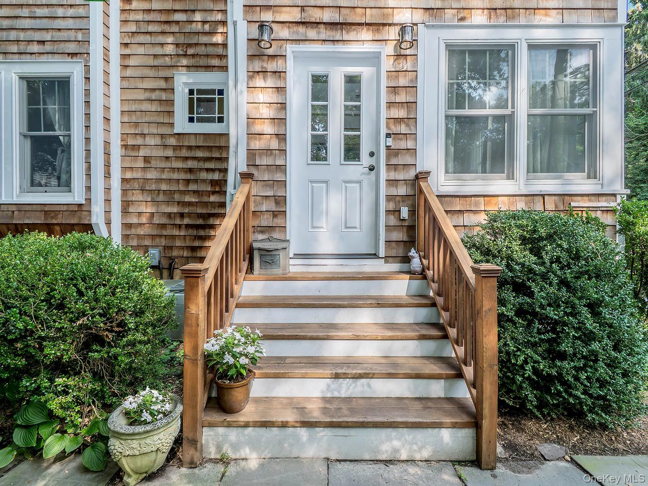 150 Franklin Avenue Property Photo 3
