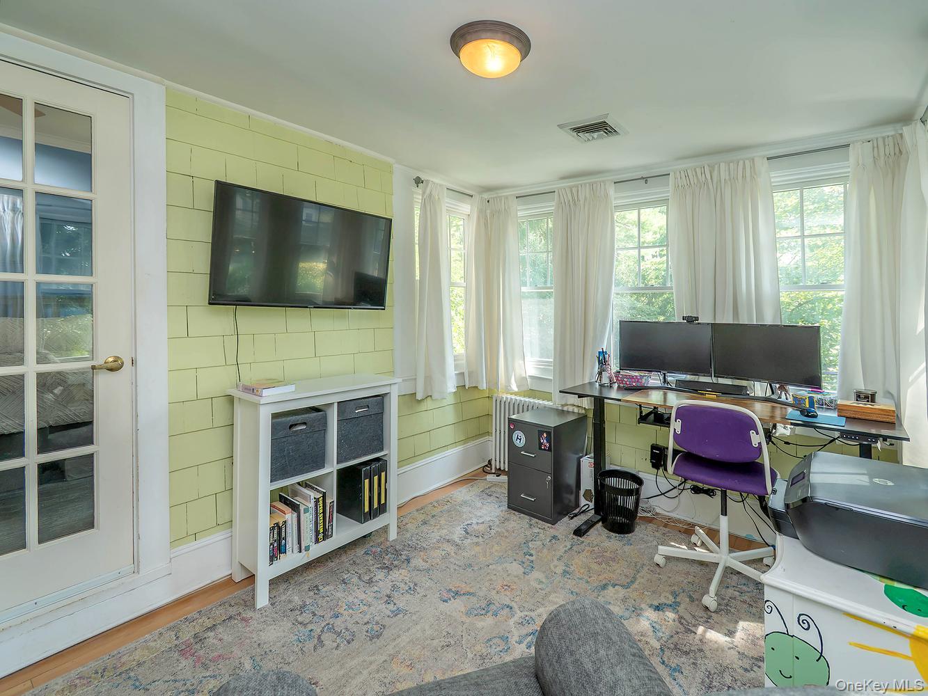 150 Franklin Avenue Property Photo 24