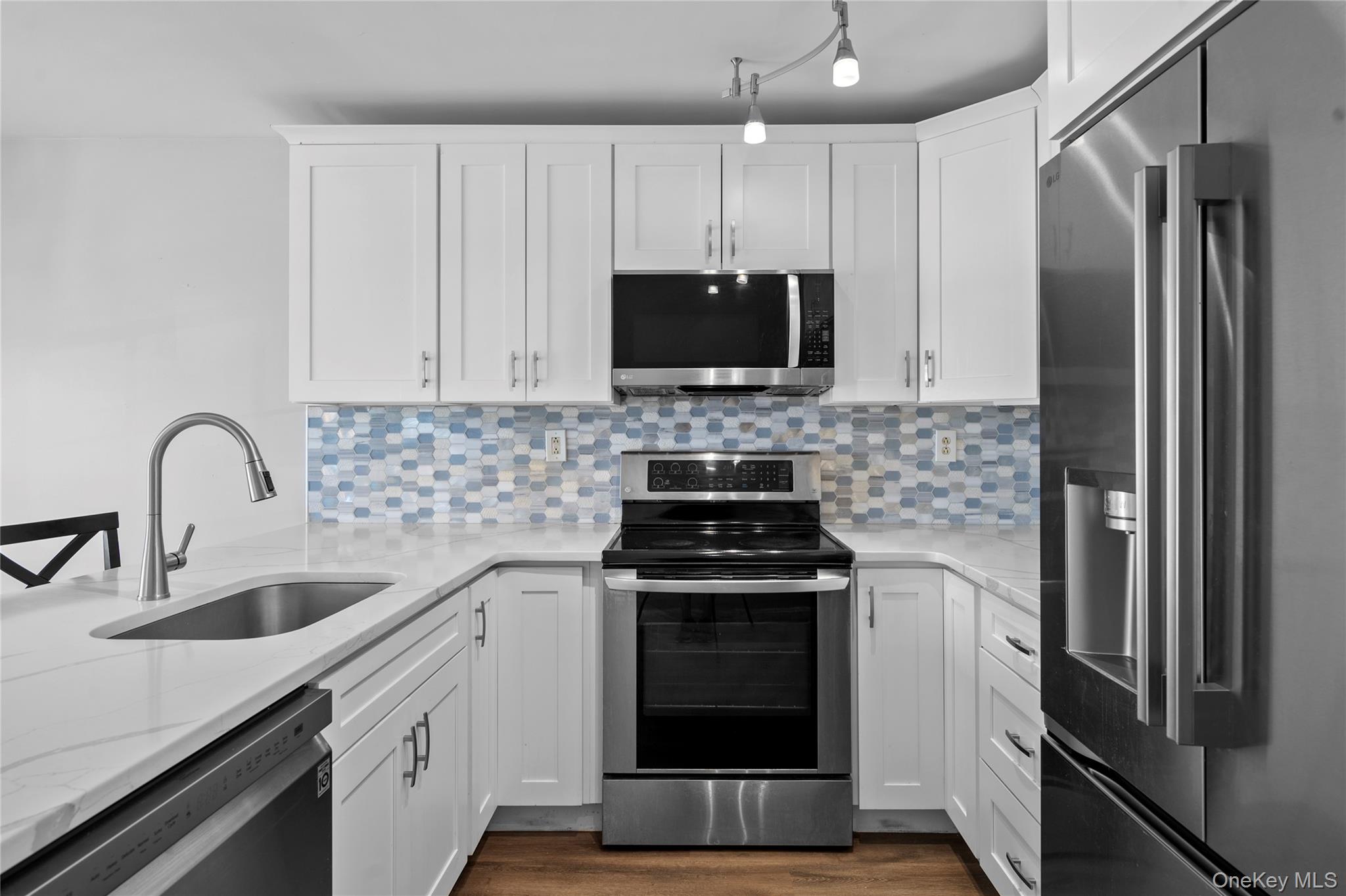 5 Welcher Avenue Property Photo 8