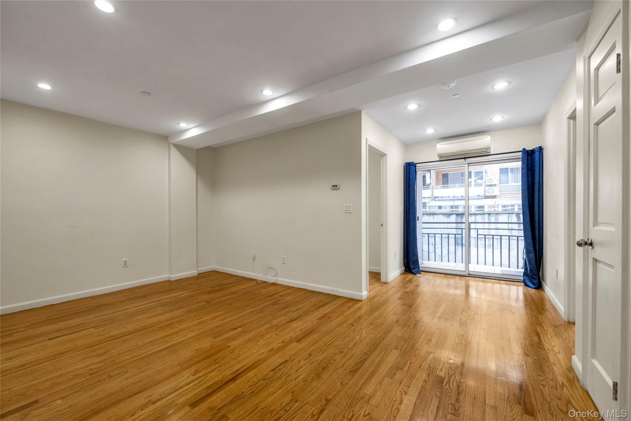 4318 Robinson Street 4d Property Photo 3