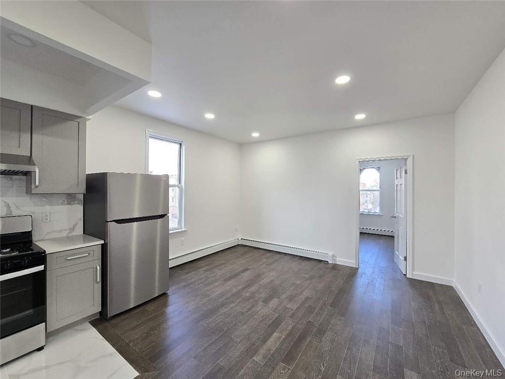 2062 Bath Avenue Property Photo 8