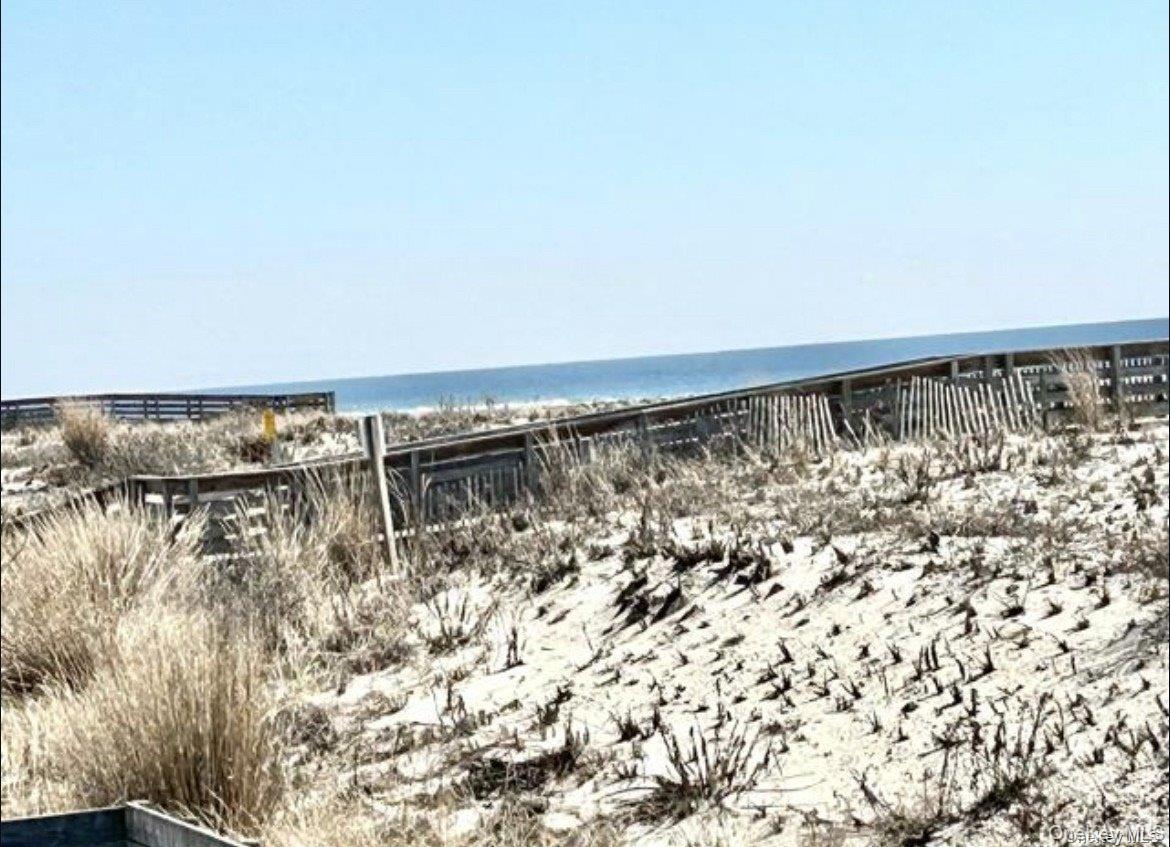 979 Oceanfront 8 Property Photo 8