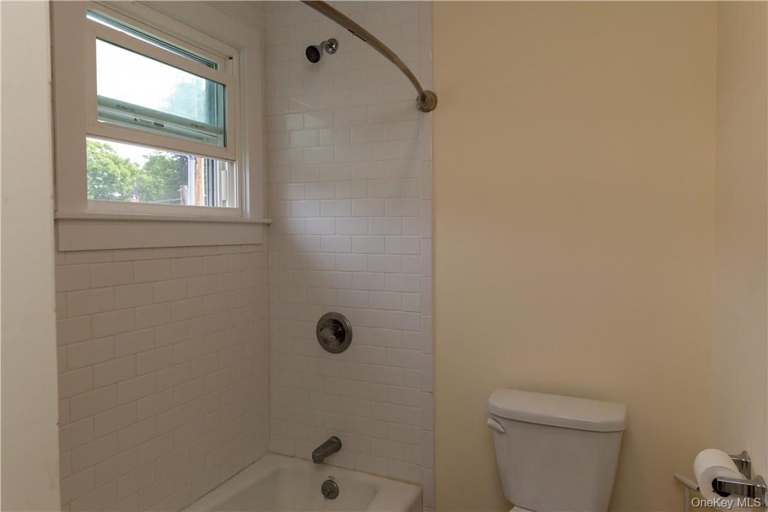 140 E Main Street 2 Property Photo 22