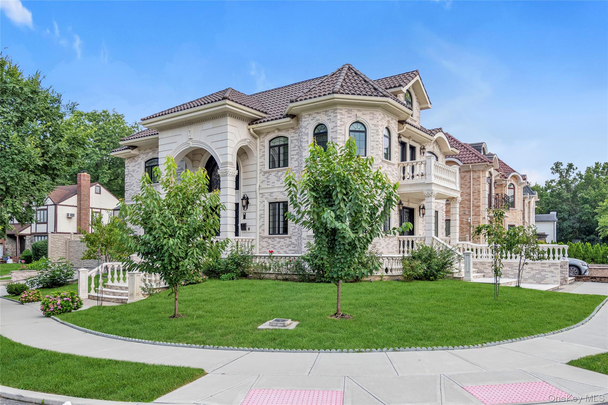 1041652 Property Photo 2