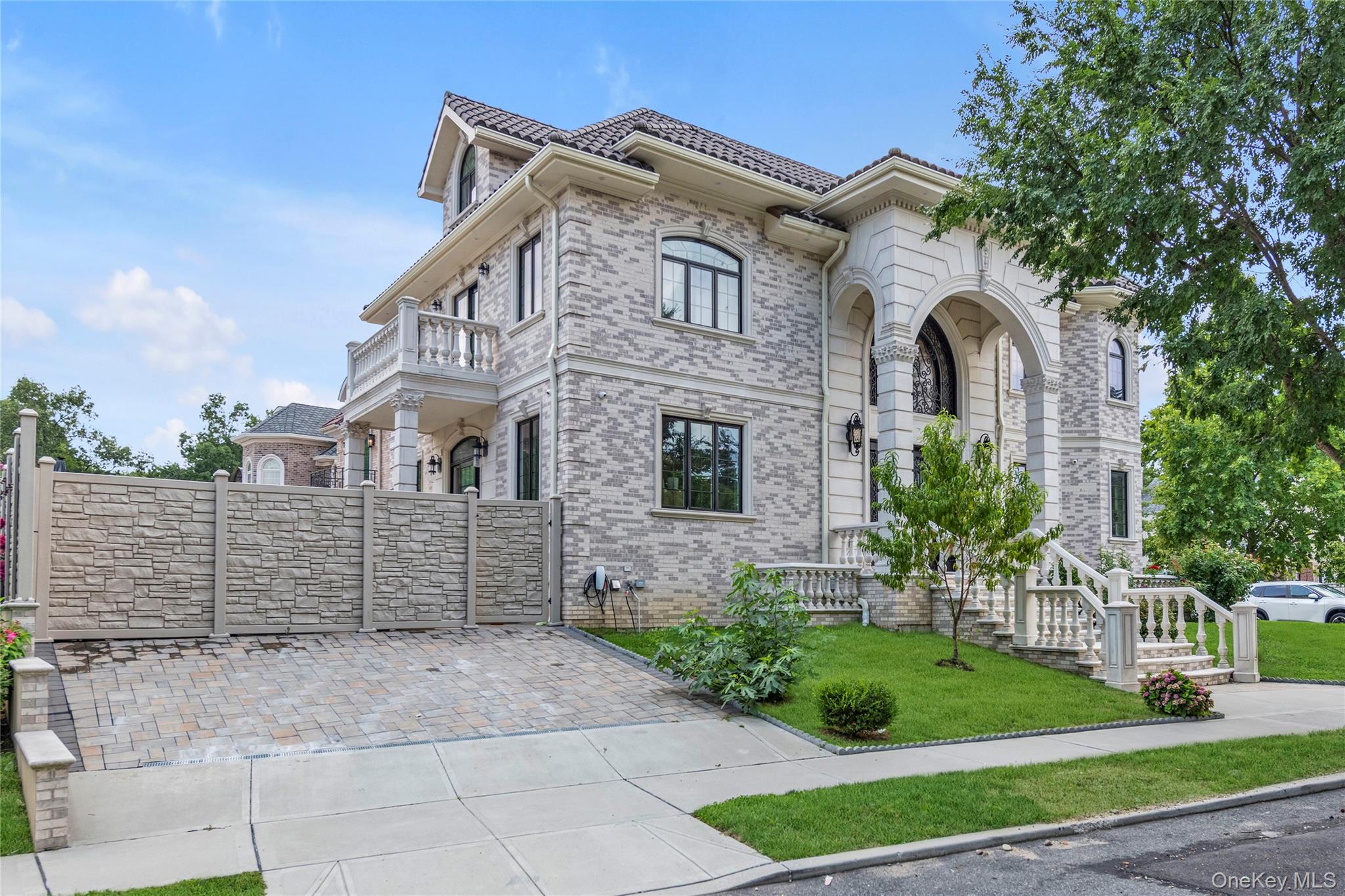 1041652 Property Photo 4