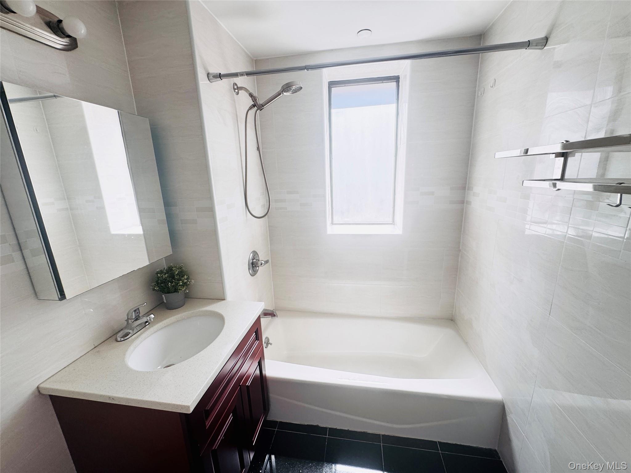 1041652 Property Photo 38