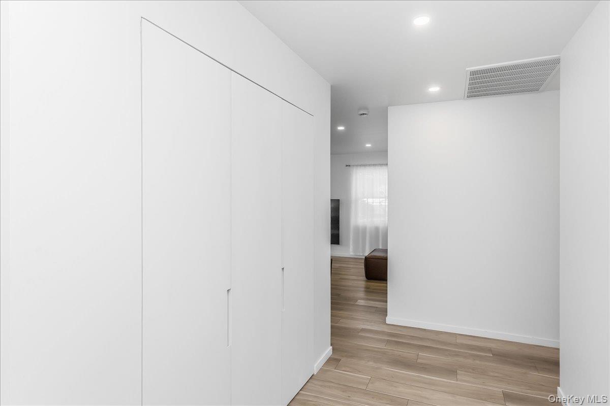 9 Empire Court Property Photo 5