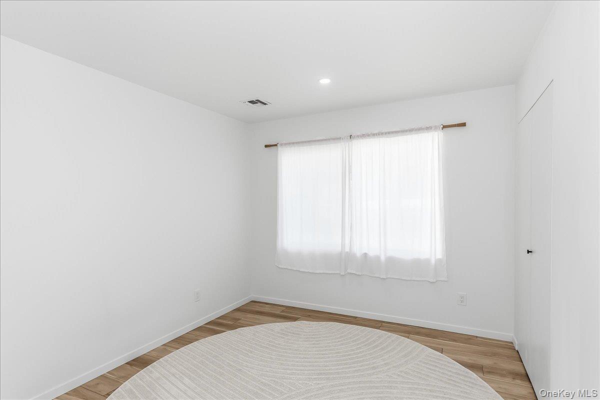 9 Empire Court Property Photo 35