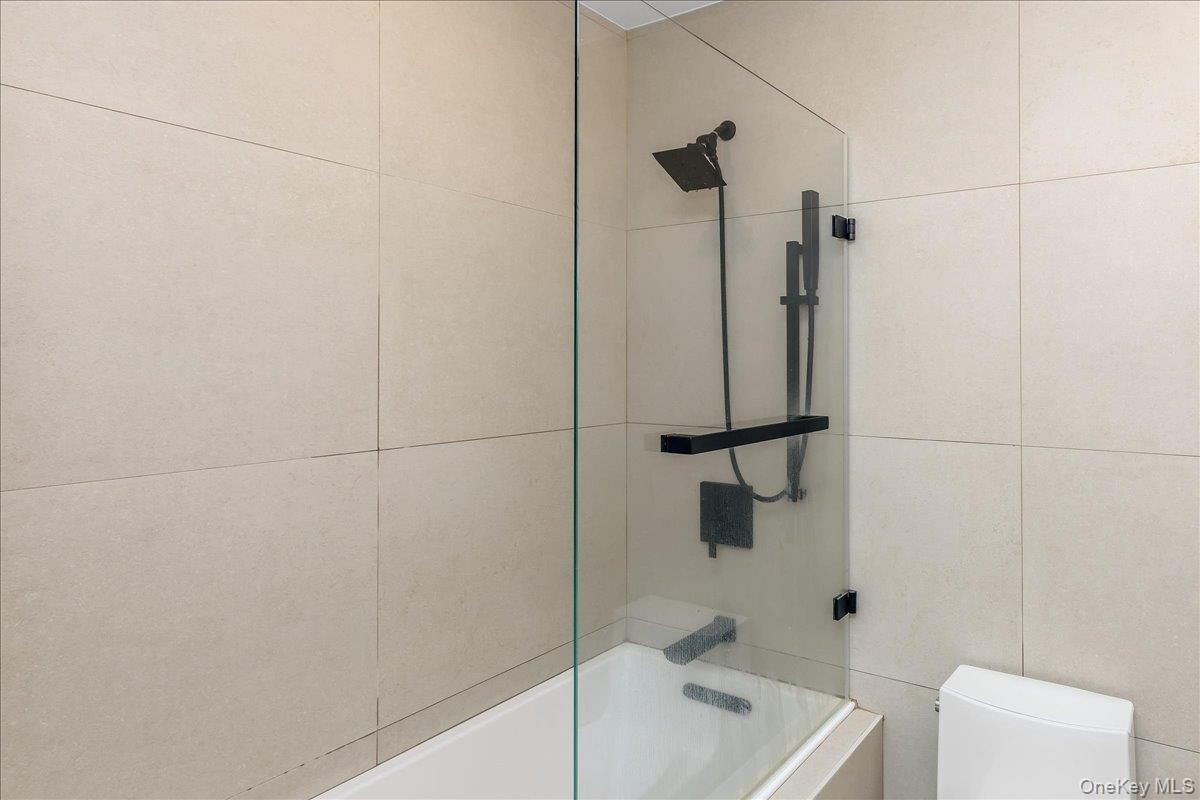 9 Empire Court Property Photo 38