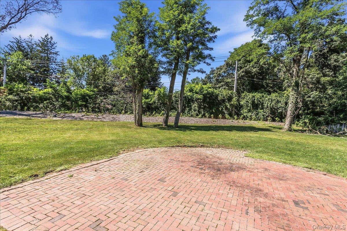 9 Empire Court Property Photo 45