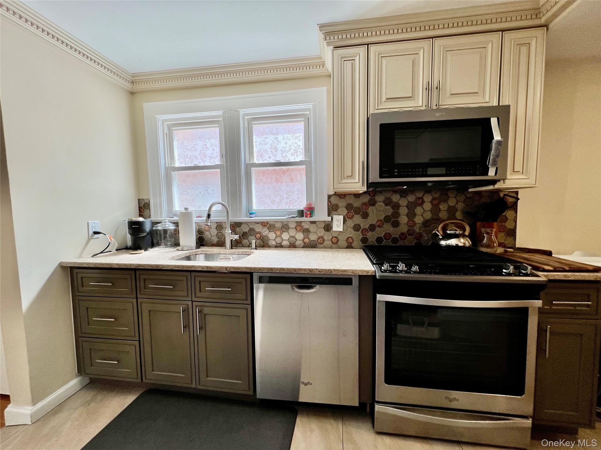 320 Maplegrove Avenue Property Photo 3