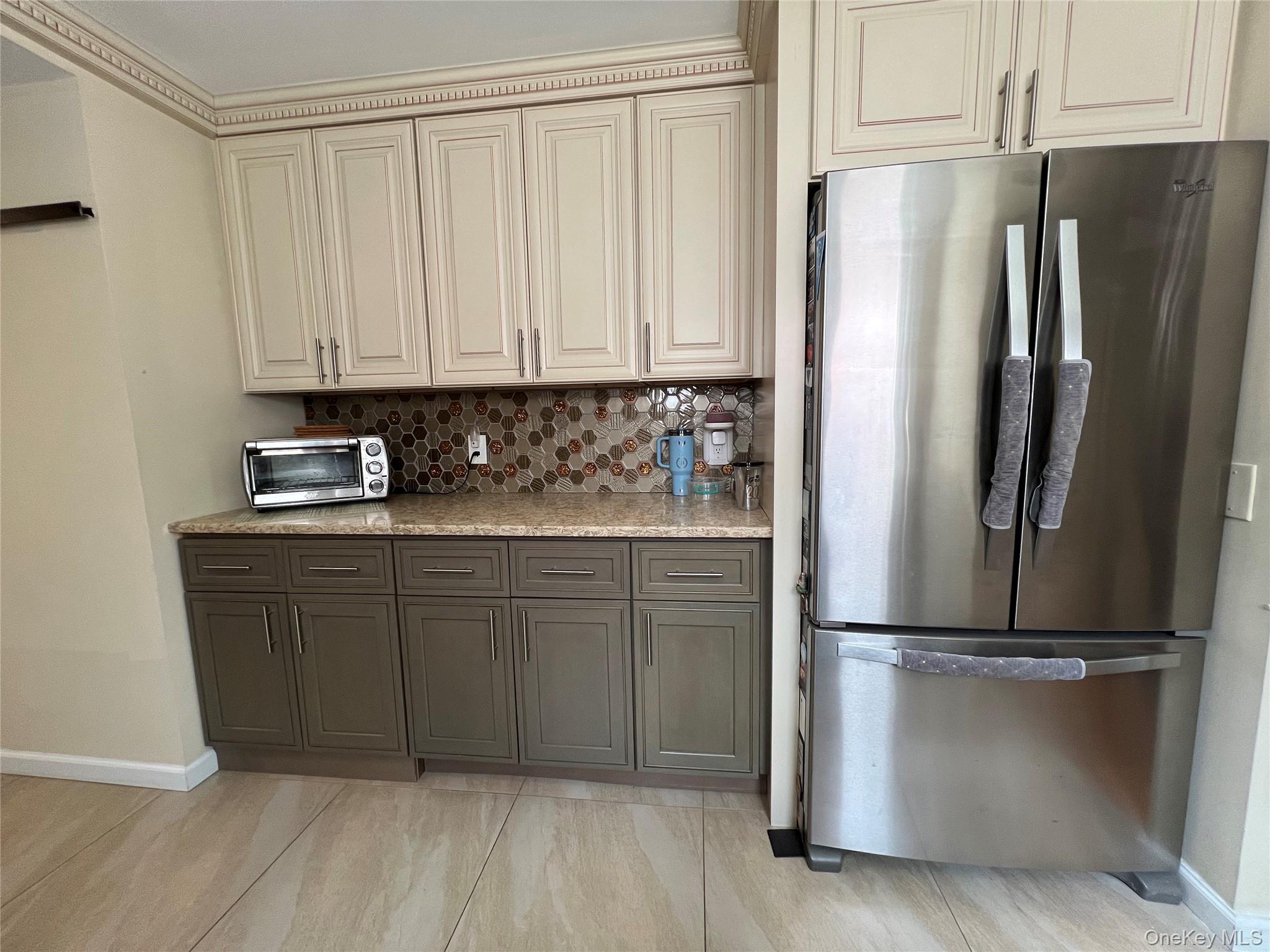 320 Maplegrove Avenue Property Photo 4