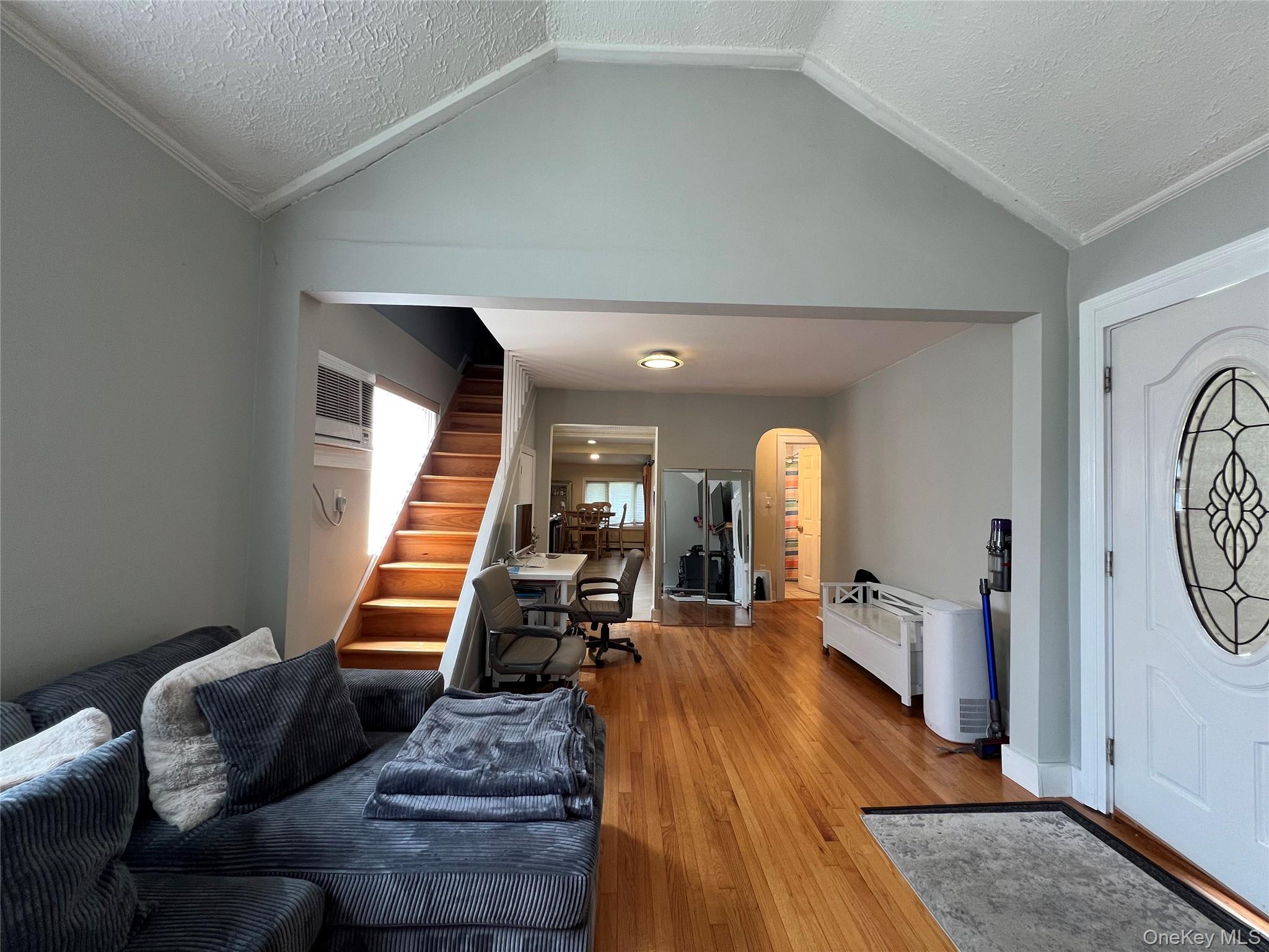 320 Maplegrove Avenue Property Photo 7
