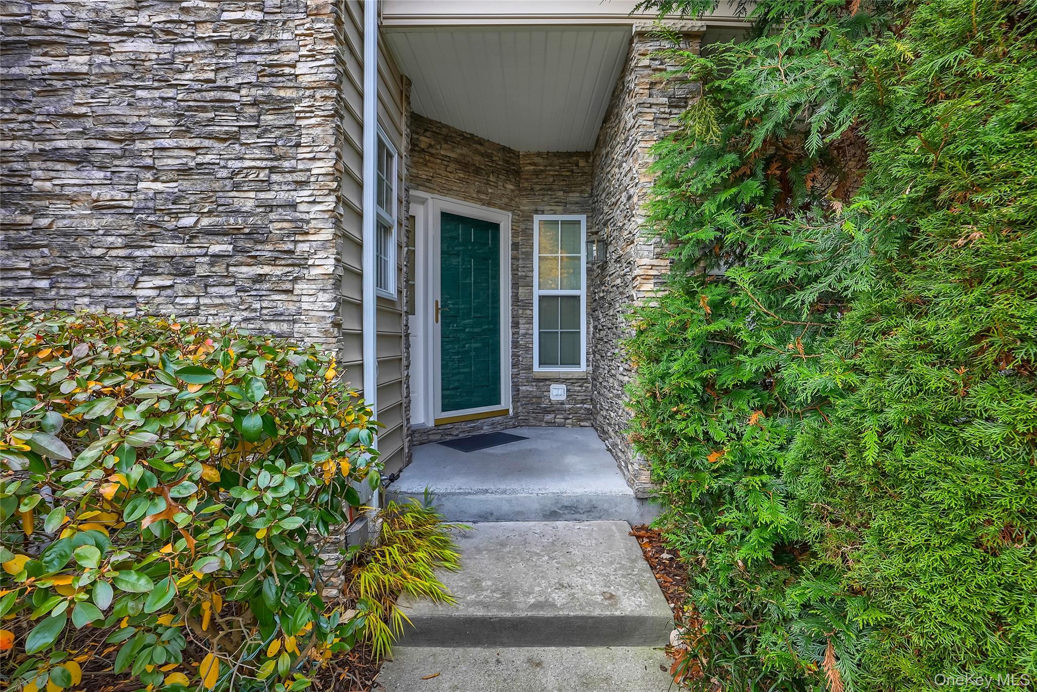 834 Huntington Drive Property Photo 4