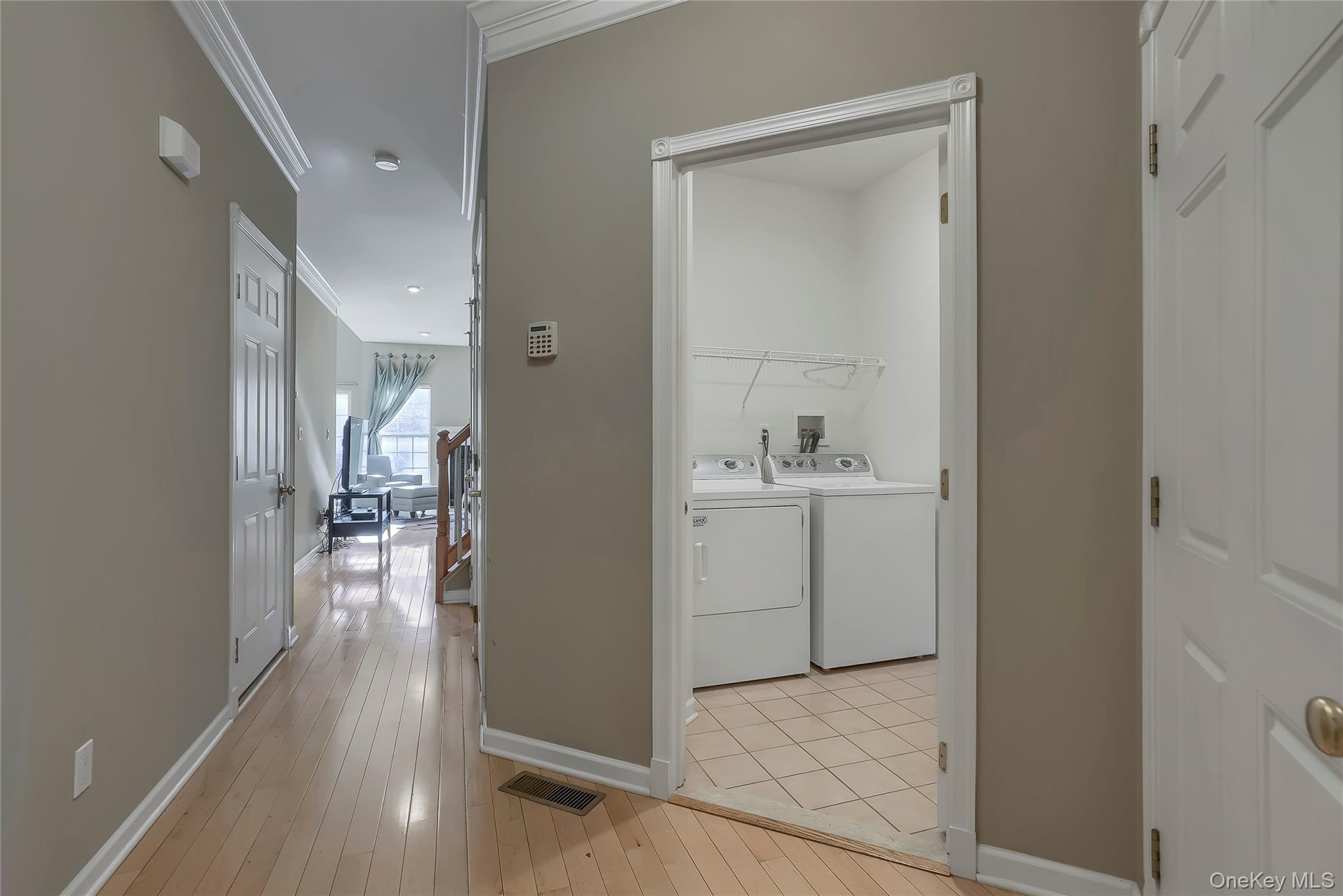 834 Huntington Drive Property Photo 5