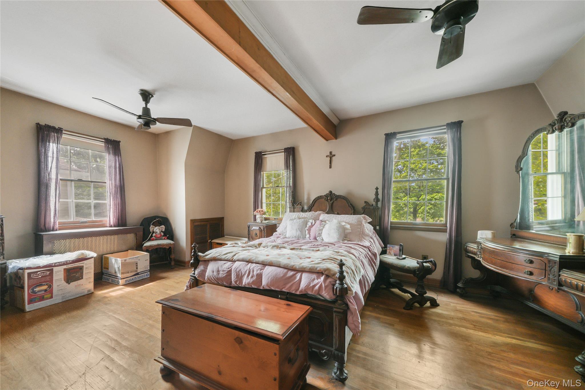 816 Throggs Neck Expressway Property Photo 16