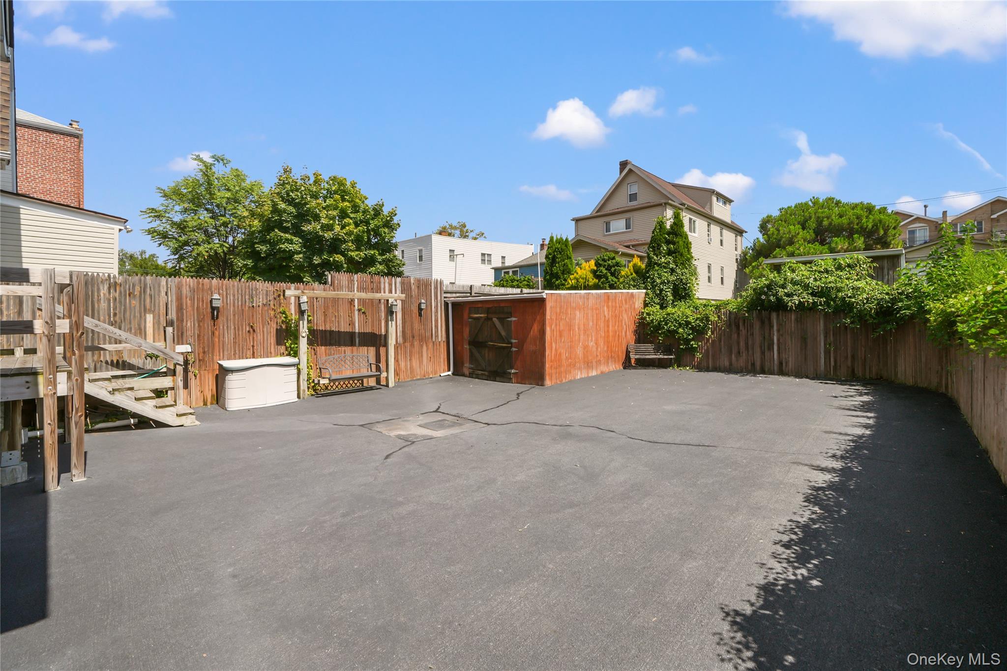 816 Throggs Neck Expressway Property Photo 24